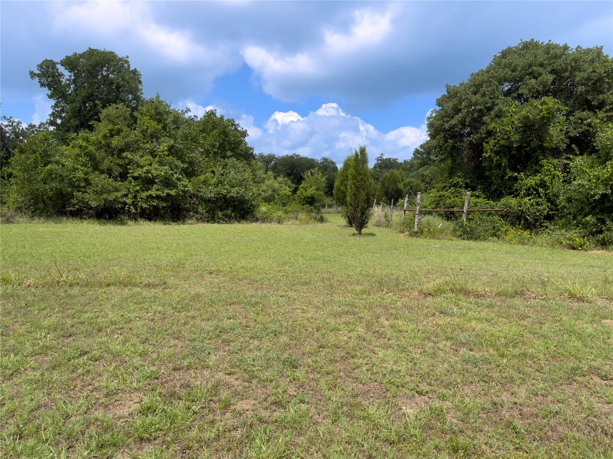 Single Family Residence For Sale in Palo Pinto County , 1102 NE 23rd Street, Mineral Wells, Texas 76067, 3 Bedroom, 2 Bathroom, Garage spaces, 2,080 Sqft, built in 1989, mls#21292349, Real Estate Agent in Mineral Wells, Homes For Sale in Palo Pinto county, Homes For Sale in Mineral Wells, Realtor in Mineral Wells Texas, Real Estate Brokerage Independent Realty Texas, Luminita Cordes Realtor