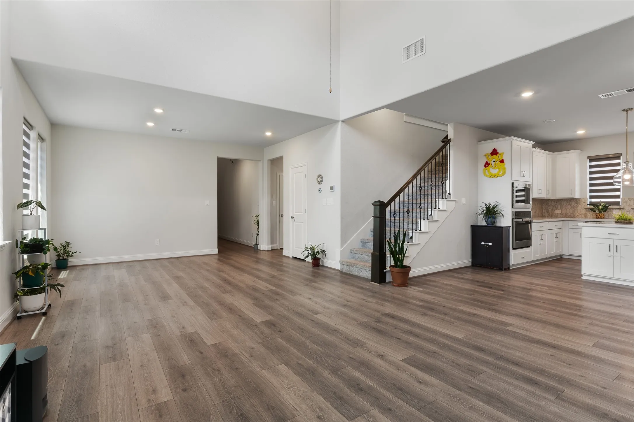 Single Family Residence For Sale in Collin County , 207 Midnight Trail, Melissa, Texas 75454, 5 Bedroom, 4 Bathroom, 3 Garage spaces, 2,881 Sqft, built in 2023, mls#21280165, Real Estate Agent in Melissa, Homes For Sale in Collin county, Homes For Sale in Melissa, Realtor in Melissa Texas, Real Estate Brokerage Independent Realty Texas, Luminita Cordes Realtor