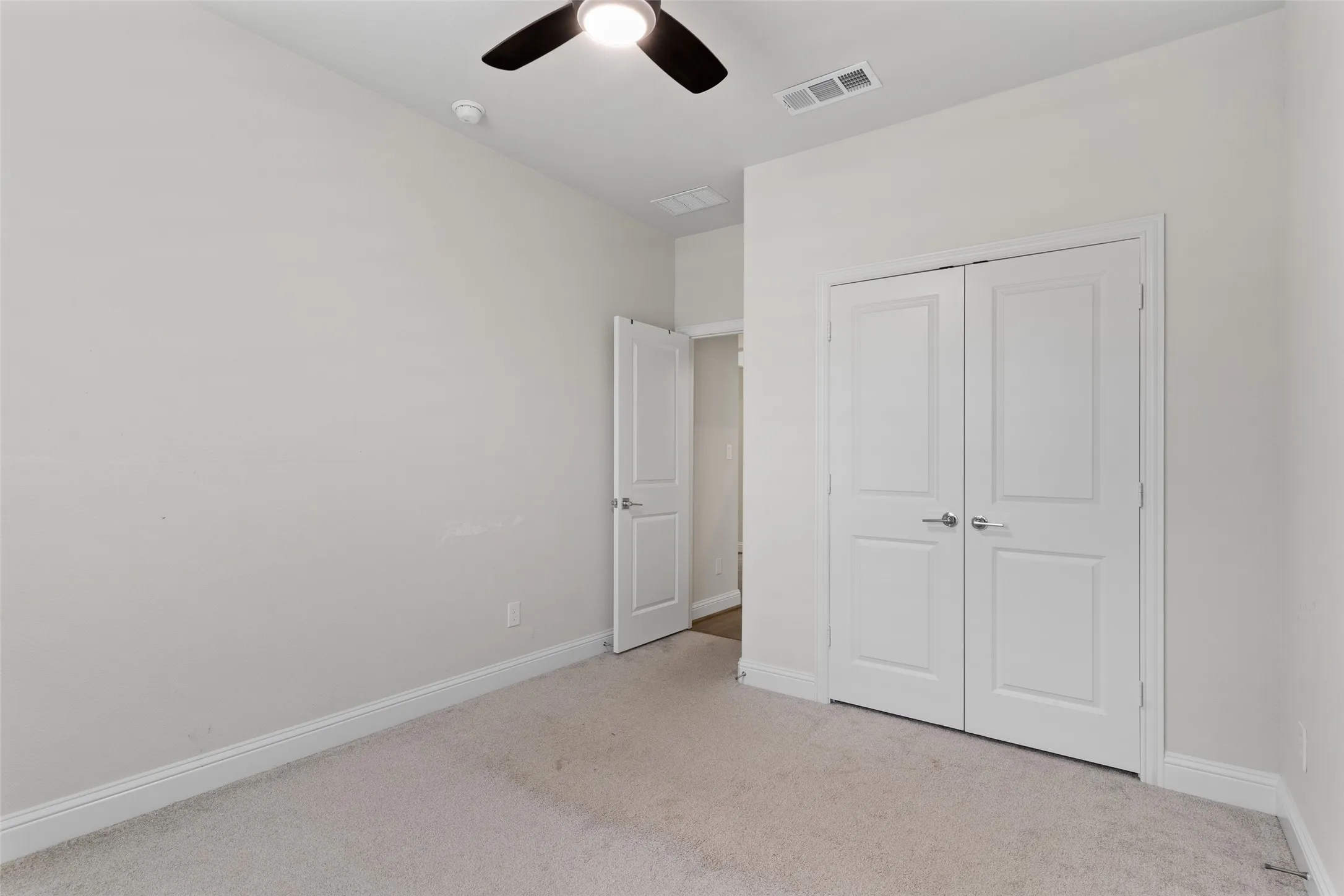 Single Family Residence For Sale in Collin County , 207 Midnight Trail, Melissa, Texas 75454, 5 Bedroom, 4 Bathroom, 3 Garage spaces, 2,881 Sqft, built in 2023, mls#21280165, Real Estate Agent in Melissa, Homes For Sale in Collin county, Homes For Sale in Melissa, Realtor in Melissa Texas, Real Estate Brokerage Independent Realty Texas, Luminita Cordes Realtor