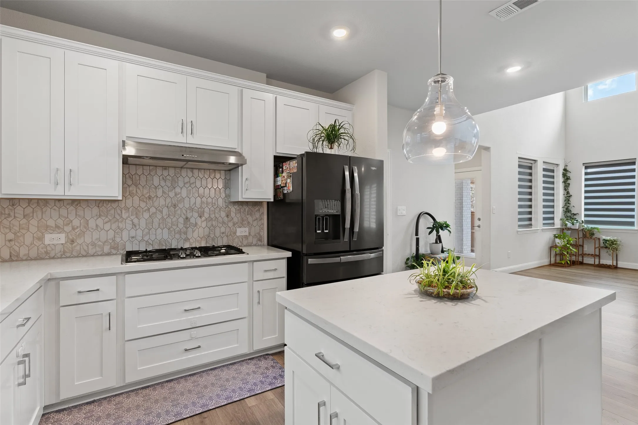 Single Family Residence For Sale in Collin County , 207 Midnight Trail, Melissa, Texas 75454, 5 Bedroom, 4 Bathroom, 3 Garage spaces, 2,881 Sqft, built in 2023, mls#21280165, Real Estate Agent in Melissa, Homes For Sale in Collin county, Homes For Sale in Melissa, Realtor in Melissa Texas, Real Estate Brokerage Independent Realty Texas, Luminita Cordes Realtor