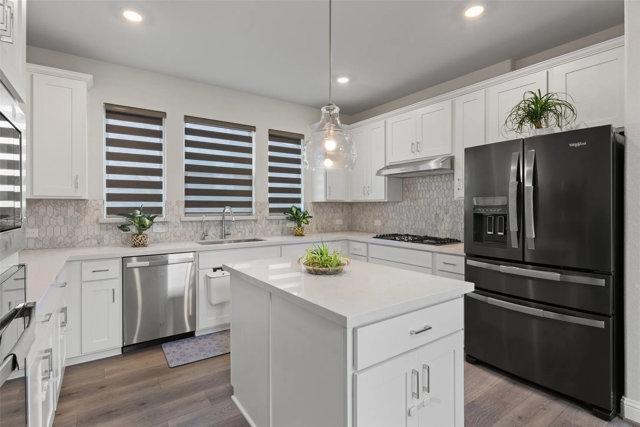 Single Family Residence For Sale in Collin County , 207 Midnight Trail, Melissa, Texas 75454, 5 Bedroom, 4 Bathroom, 3 Garage spaces, 2,881 Sqft, built in 2023, mls#21280165, Real Estate Agent in Melissa, Homes For Sale in Collin county, Homes For Sale in Melissa, Realtor in Melissa Texas, Real Estate Brokerage Independent Realty Texas, Luminita Cordes Realtor
