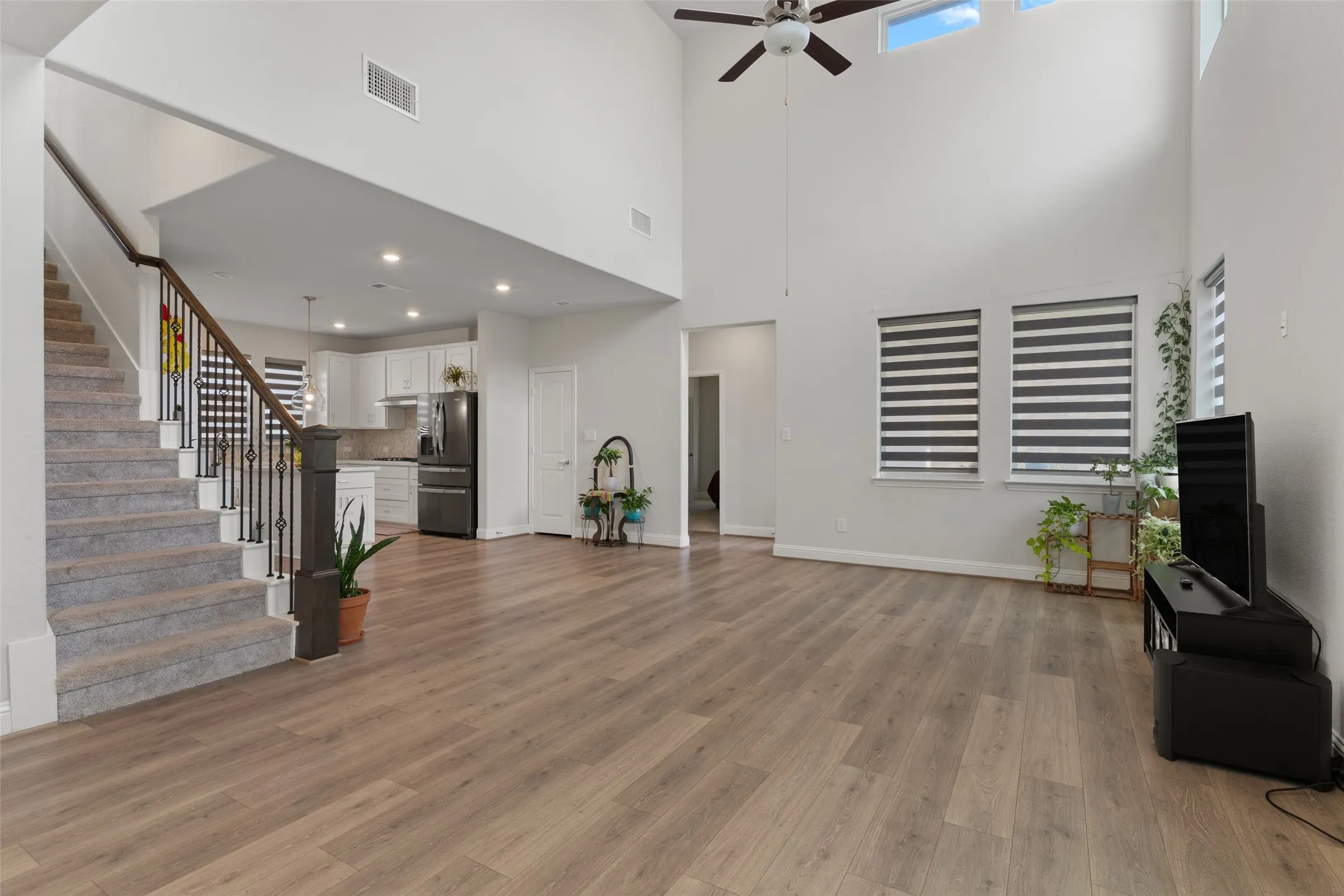 Single Family Residence For Sale in Collin County , 207 Midnight Trail, Melissa, Texas 75454, 5 Bedroom, 4 Bathroom, 3 Garage spaces, 2,881 Sqft, built in 2023, mls#21280165, Real Estate Agent in Melissa, Homes For Sale in Collin county, Homes For Sale in Melissa, Realtor in Melissa Texas, Real Estate Brokerage Independent Realty Texas, Luminita Cordes Realtor