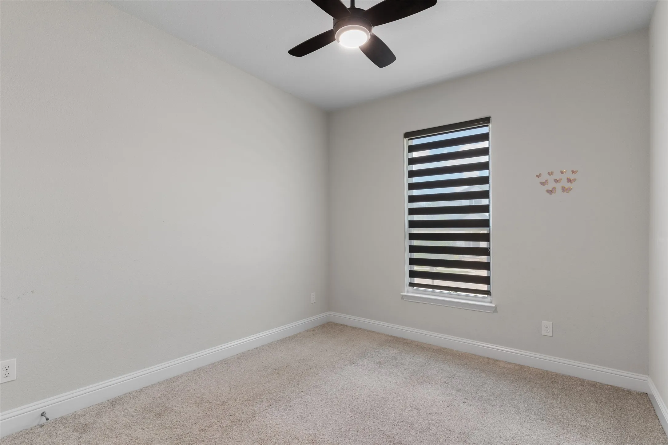 Single Family Residence For Sale in Collin County , 207 Midnight Trail, Melissa, Texas 75454, 5 Bedroom, 4 Bathroom, 3 Garage spaces, 2,881 Sqft, built in 2023, mls#21280165, Real Estate Agent in Melissa, Homes For Sale in Collin county, Homes For Sale in Melissa, Realtor in Melissa Texas, Real Estate Brokerage Independent Realty Texas, Luminita Cordes Realtor