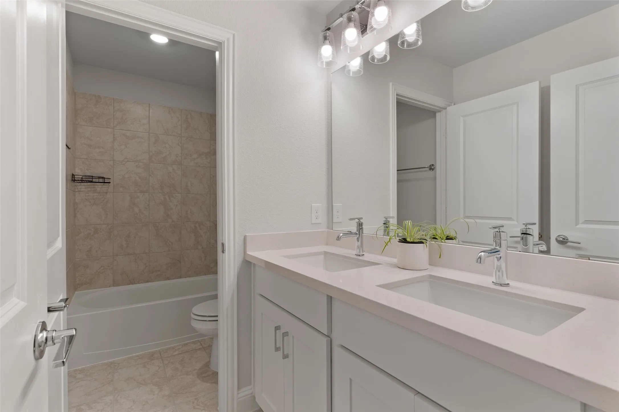 Single Family Residence For Sale in Collin County , 207 Midnight Trail, Melissa, Texas 75454, 5 Bedroom, 4 Bathroom, 3 Garage spaces, 2,881 Sqft, built in 2023, mls#21280165, Real Estate Agent in Melissa, Homes For Sale in Collin county, Homes For Sale in Melissa, Realtor in Melissa Texas, Real Estate Brokerage Independent Realty Texas, Luminita Cordes Realtor