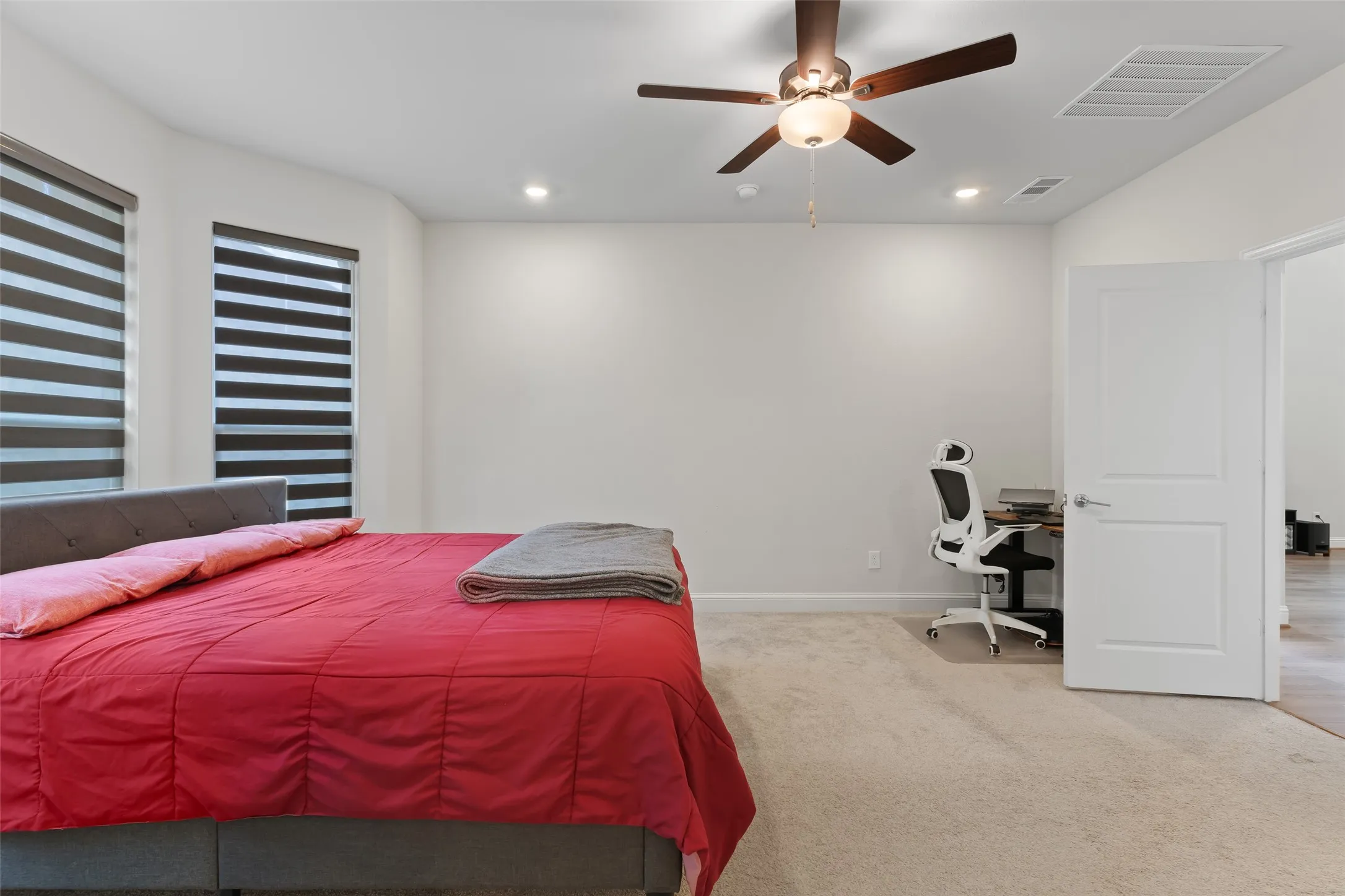 Single Family Residence For Sale in Collin County , 207 Midnight Trail, Melissa, Texas 75454, 5 Bedroom, 4 Bathroom, 3 Garage spaces, 2,881 Sqft, built in 2023, mls#21280165, Real Estate Agent in Melissa, Homes For Sale in Collin county, Homes For Sale in Melissa, Realtor in Melissa Texas, Real Estate Brokerage Independent Realty Texas, Luminita Cordes Realtor