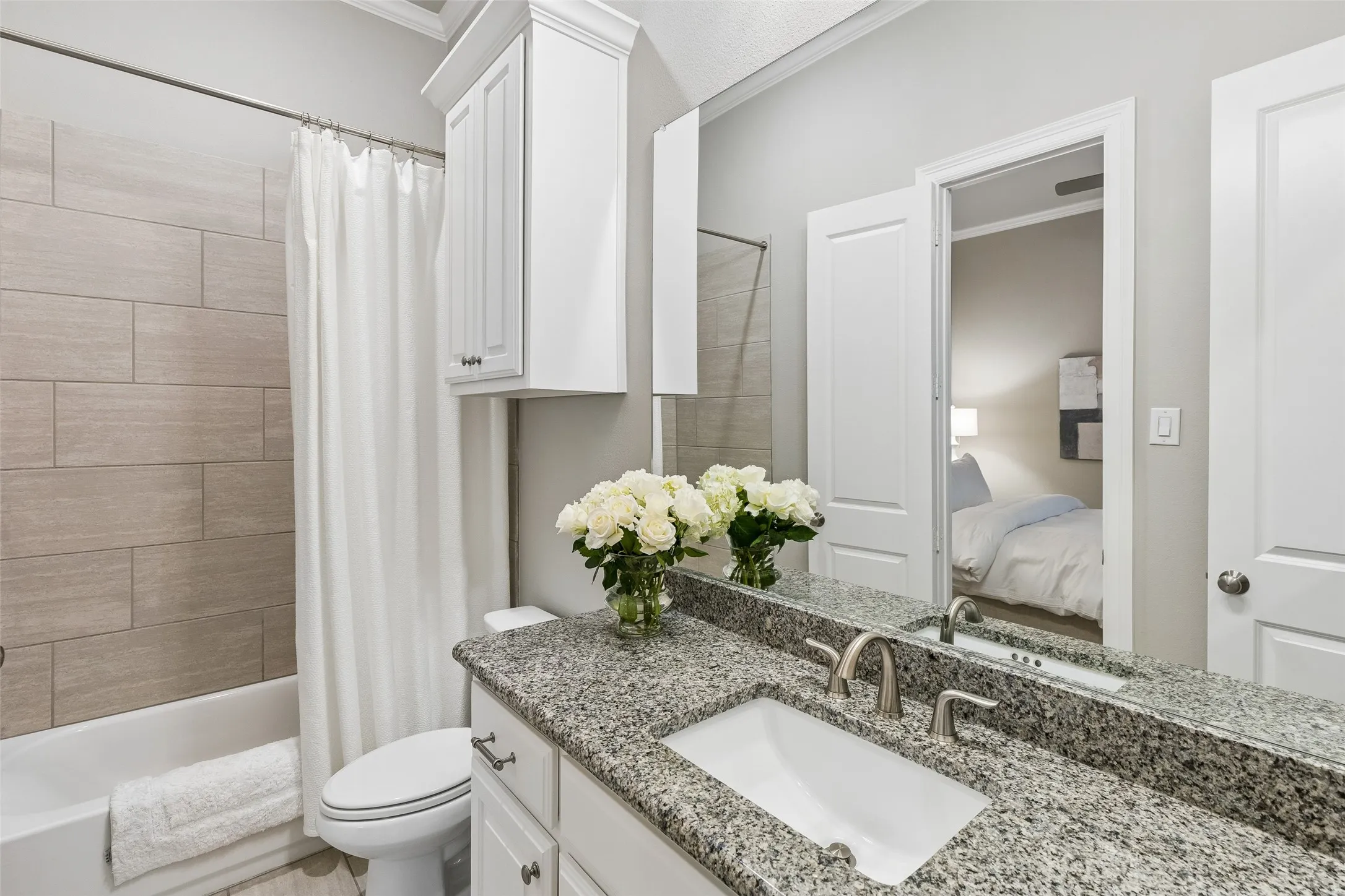 Single Family Residence For Sale in Collin County , 6611 Compton Court, Frisco, Texas 75034, 3 Bedroom, 4 Bathroom, 3 Garage spaces, 3,548 Sqft, built in 2015, mls#21291370, Real Estate Agent in Frisco, Homes For Sale in Collin county, Homes For Sale in Frisco, Realtor in Frisco Texas, Real Estate Brokerage Independent Realty Texas, Luminita Cordes Realtor