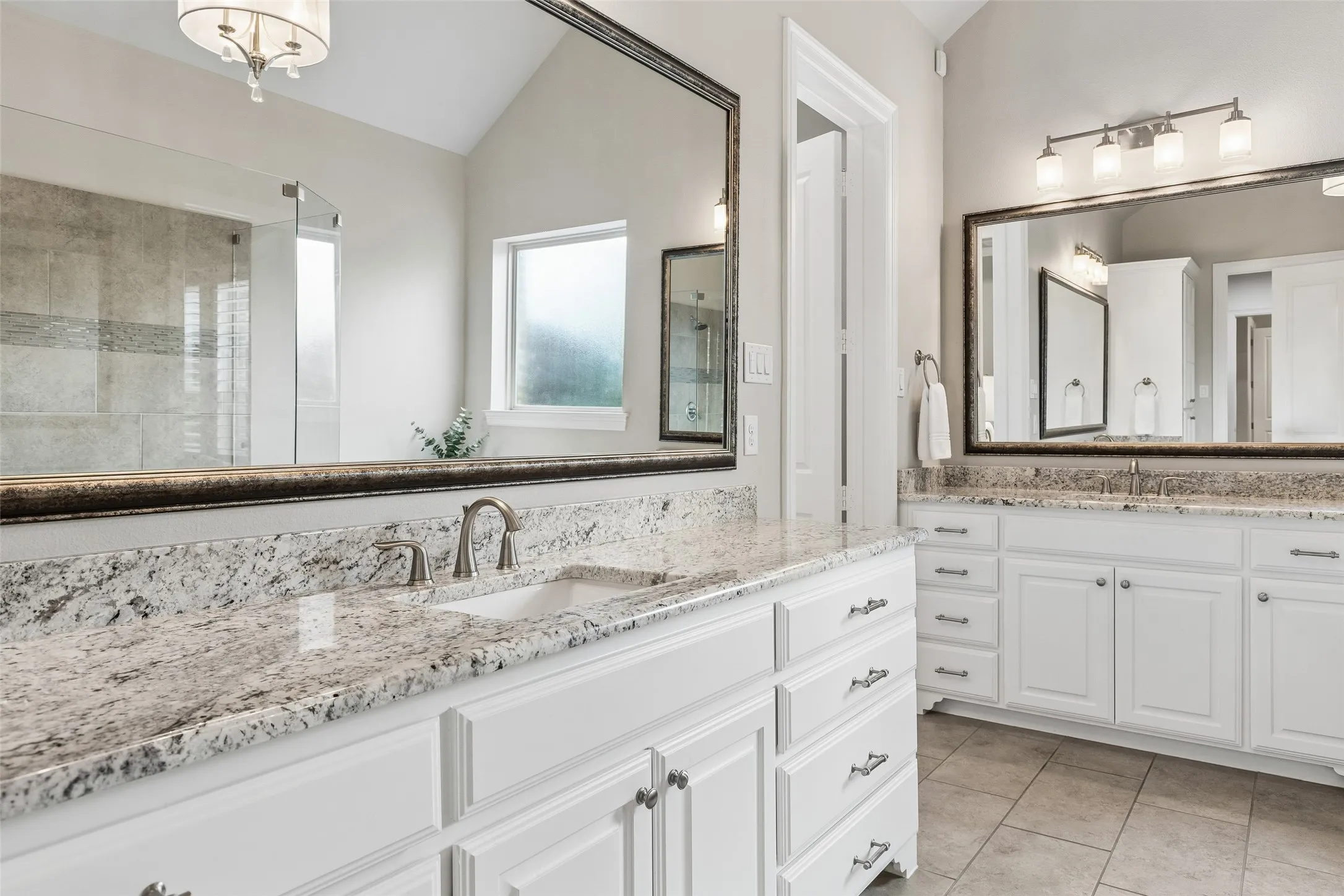 Single Family Residence For Sale in Collin County , 6611 Compton Court, Frisco, Texas 75034, 3 Bedroom, 4 Bathroom, 3 Garage spaces, 3,548 Sqft, built in 2015, mls#21291370, Real Estate Agent in Frisco, Homes For Sale in Collin county, Homes For Sale in Frisco, Realtor in Frisco Texas, Real Estate Brokerage Independent Realty Texas, Luminita Cordes Realtor