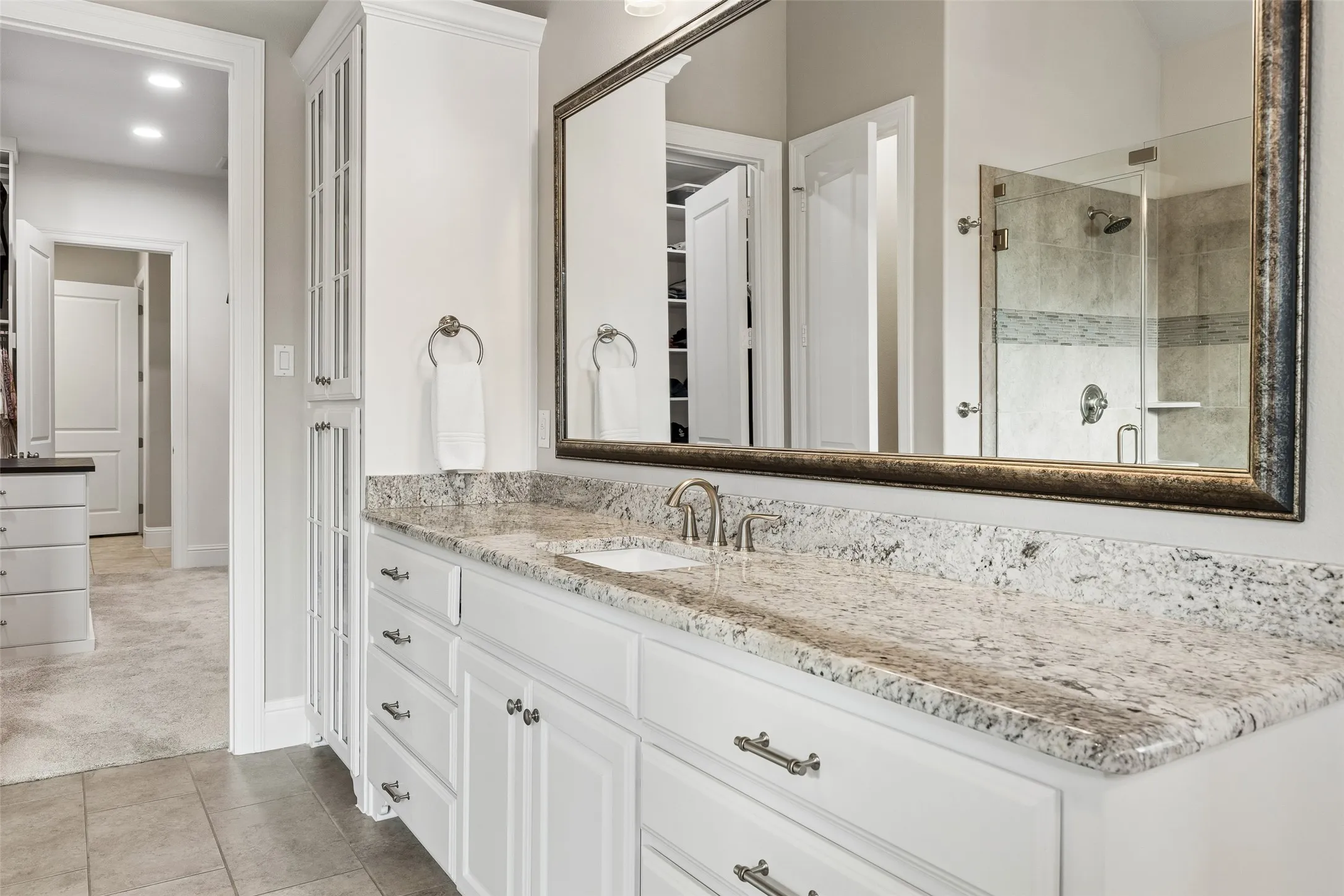Single Family Residence For Sale in Collin County , 6611 Compton Court, Frisco, Texas 75034, 3 Bedroom, 4 Bathroom, 3 Garage spaces, 3,548 Sqft, built in 2015, mls#21291370, Real Estate Agent in Frisco, Homes For Sale in Collin county, Homes For Sale in Frisco, Realtor in Frisco Texas, Real Estate Brokerage Independent Realty Texas, Luminita Cordes Realtor