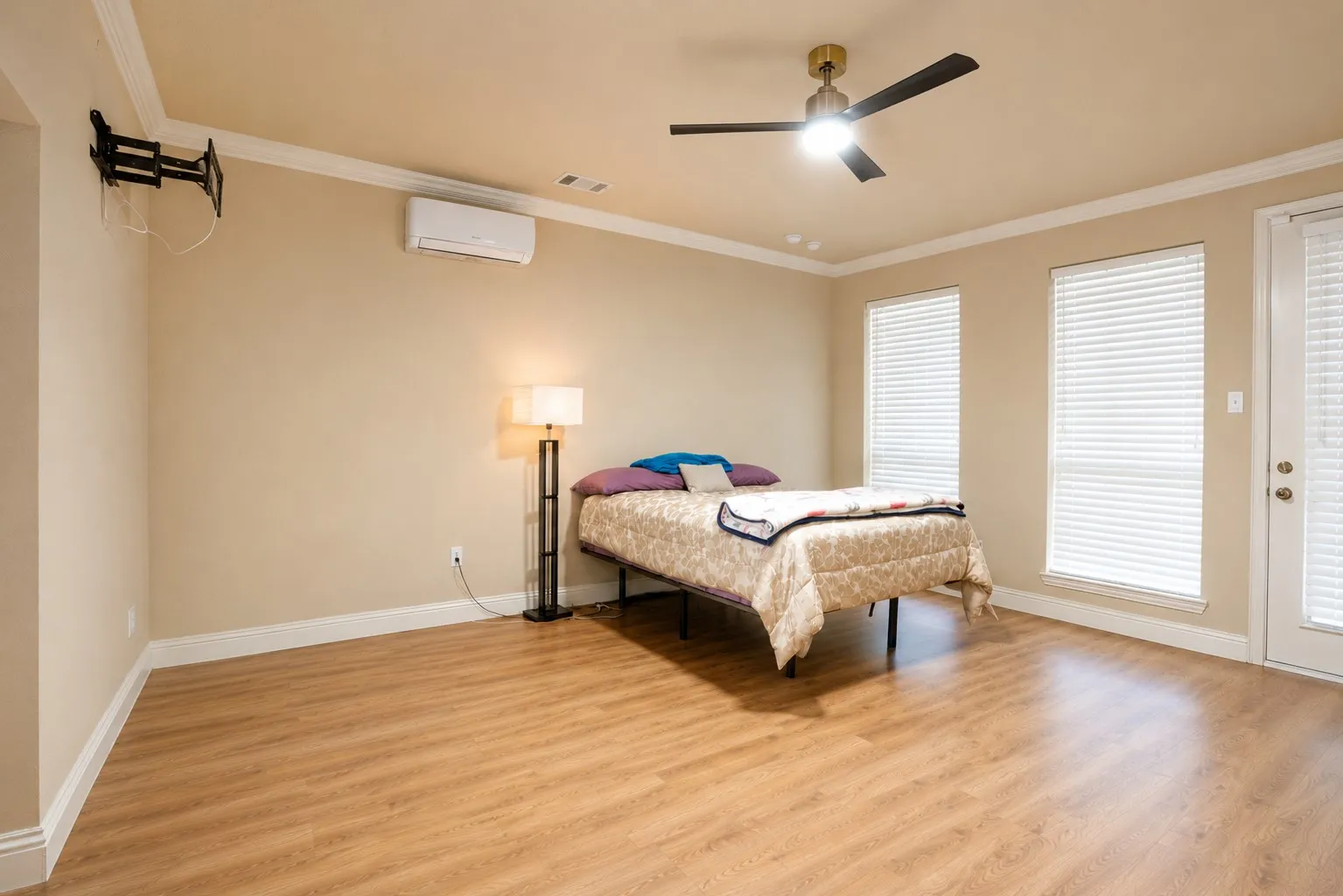 Single Family Residence For Sale in Tarrant County , 609 Trails End Court, Hurst, Texas 76054, 4 Bedroom, 4 Bathroom, 2 Garage spaces, 2,784 Sqft, built in 2002, Price $625,000, mls#21292652, Real Estate Agent in Hurst, Homes For Sale in Tarrant county, Homes For Sale in Hurst, Realtor in Hurst Texas, Real Estate Brokerage Independent Realty Texas, Luminita Cordes Realtor