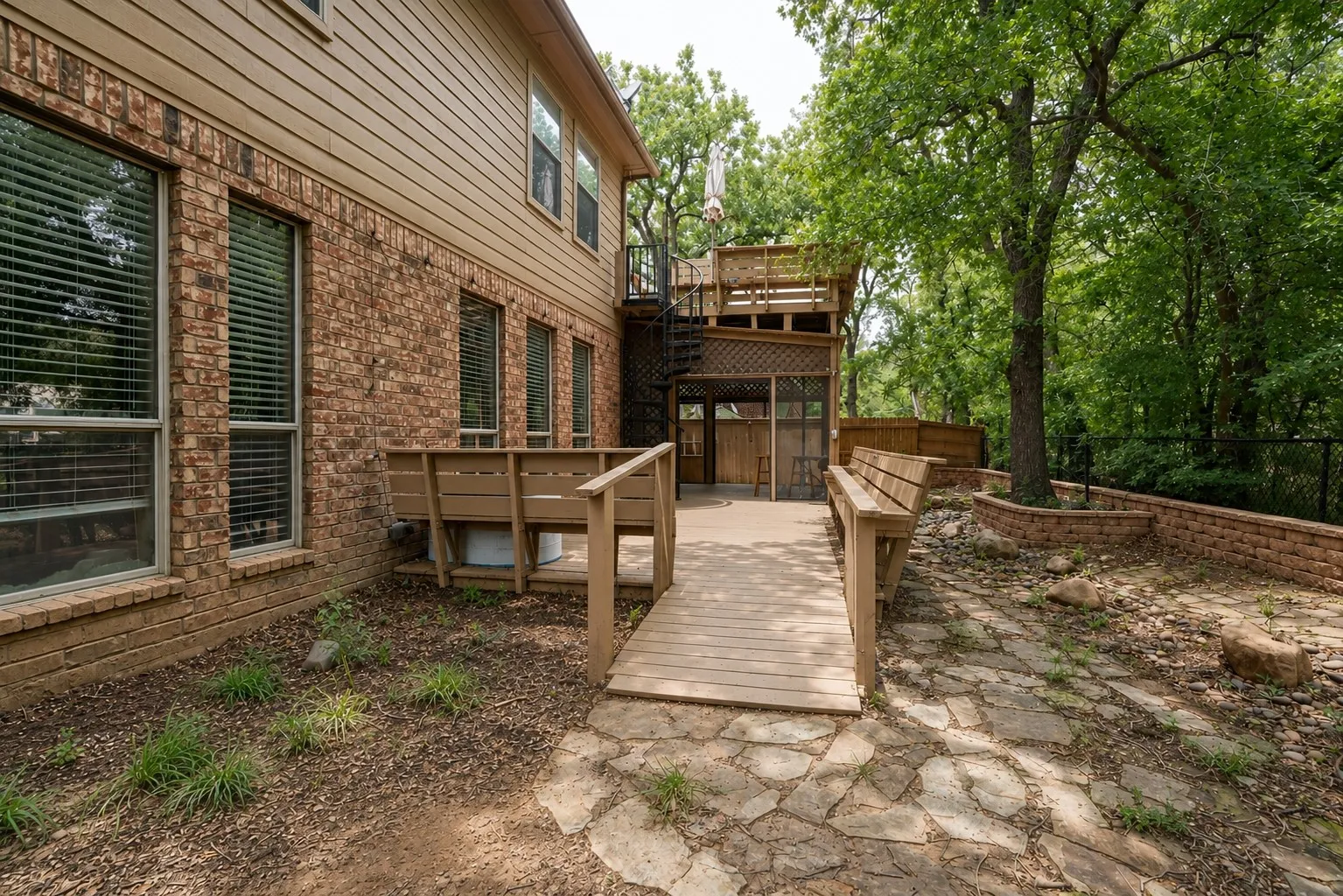 Single Family Residence For Sale in Tarrant County , 609 Trails End Court, Hurst, Texas 76054, 4 Bedroom, 4 Bathroom, 2 Garage spaces, 2,784 Sqft, built in 2002, Price $625,000, mls#21292652, Real Estate Agent in Hurst, Homes For Sale in Tarrant county, Homes For Sale in Hurst, Realtor in Hurst Texas, Real Estate Brokerage Independent Realty Texas, Luminita Cordes Realtor