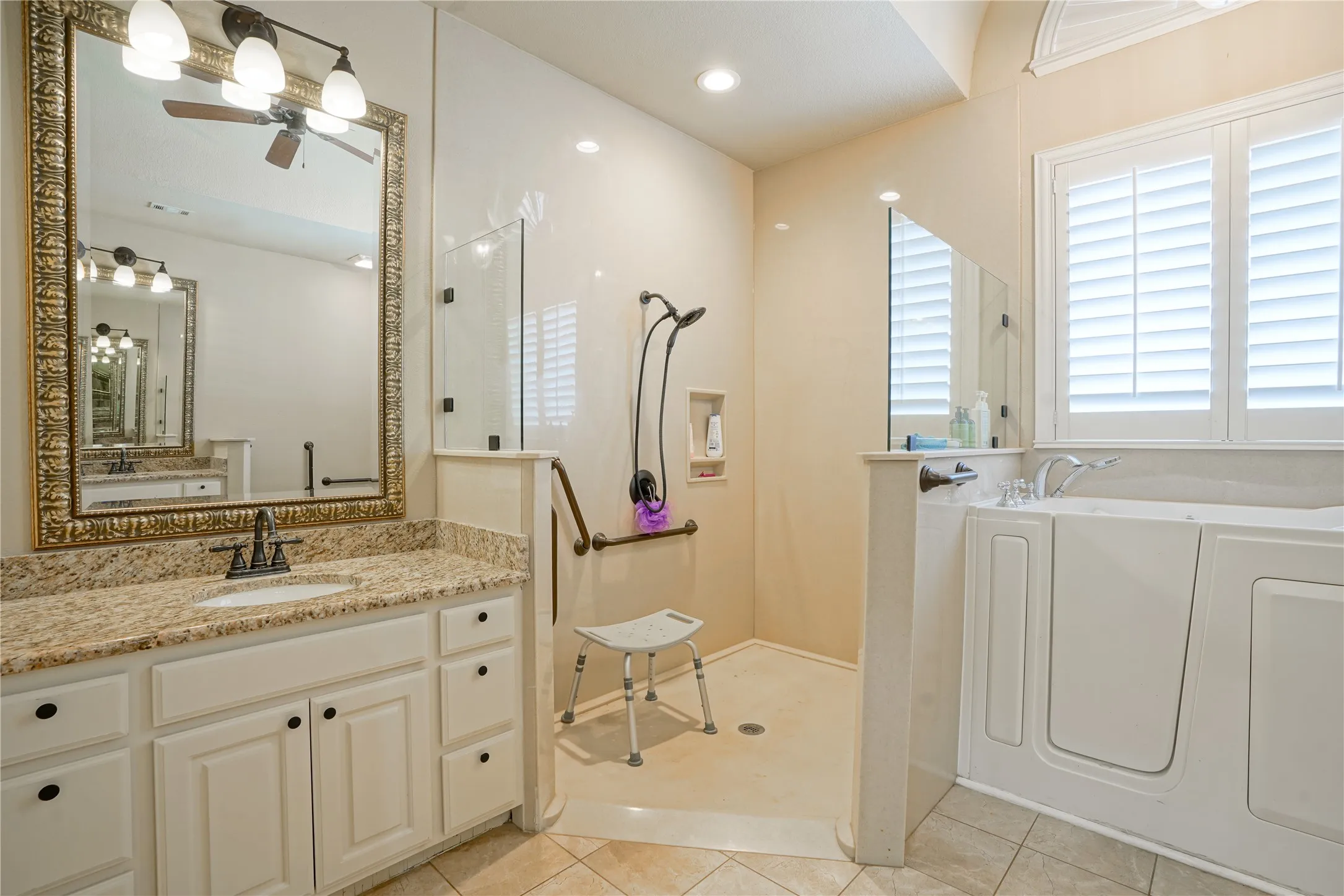 Single Family Residence For Sale in Tarrant County , 609 Trails End Court, Hurst, Texas 76054, 4 Bedroom, 4 Bathroom, 2 Garage spaces, 2,784 Sqft, built in 2002, Price $625,000, mls#21292652, Real Estate Agent in Hurst, Homes For Sale in Tarrant county, Homes For Sale in Hurst, Realtor in Hurst Texas, Real Estate Brokerage Independent Realty Texas, Luminita Cordes Realtor