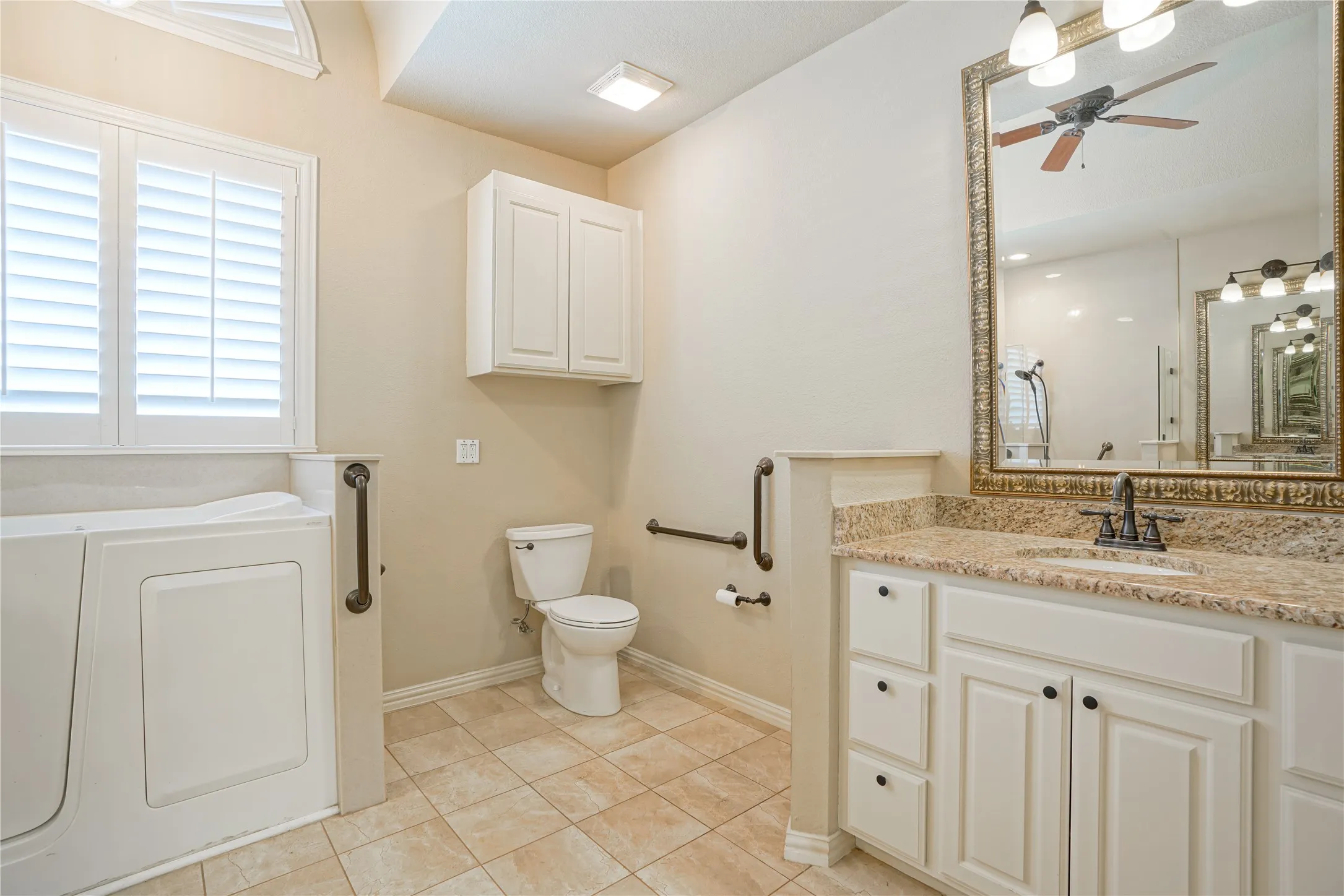 Single Family Residence For Sale in Tarrant County , 609 Trails End Court, Hurst, Texas 76054, 4 Bedroom, 4 Bathroom, 2 Garage spaces, 2,784 Sqft, built in 2002, Price $625,000, mls#21292652, Real Estate Agent in Hurst, Homes For Sale in Tarrant county, Homes For Sale in Hurst, Realtor in Hurst Texas, Real Estate Brokerage Independent Realty Texas, Luminita Cordes Realtor