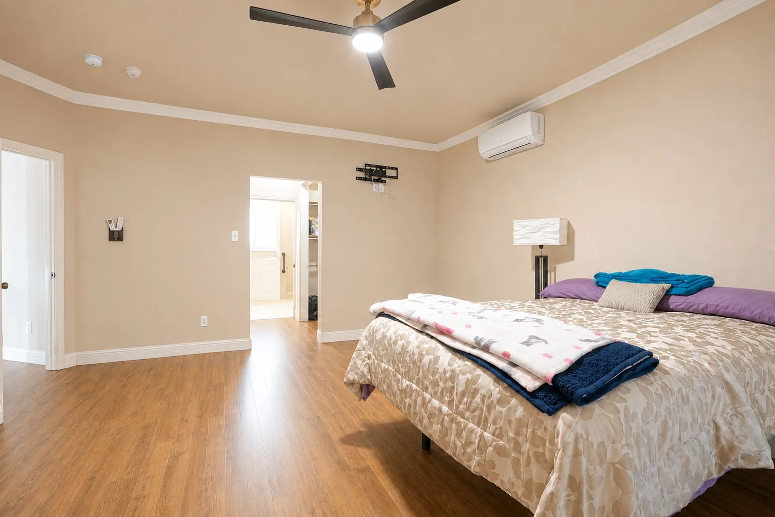 Single Family Residence For Sale in Tarrant County , 609 Trails End Court, Hurst, Texas 76054, 4 Bedroom, 4 Bathroom, 2 Garage spaces, 2,784 Sqft, built in 2002, Price $625,000, mls#21292652, Real Estate Agent in Hurst, Homes For Sale in Tarrant county, Homes For Sale in Hurst, Realtor in Hurst Texas, Real Estate Brokerage Independent Realty Texas, Luminita Cordes Realtor