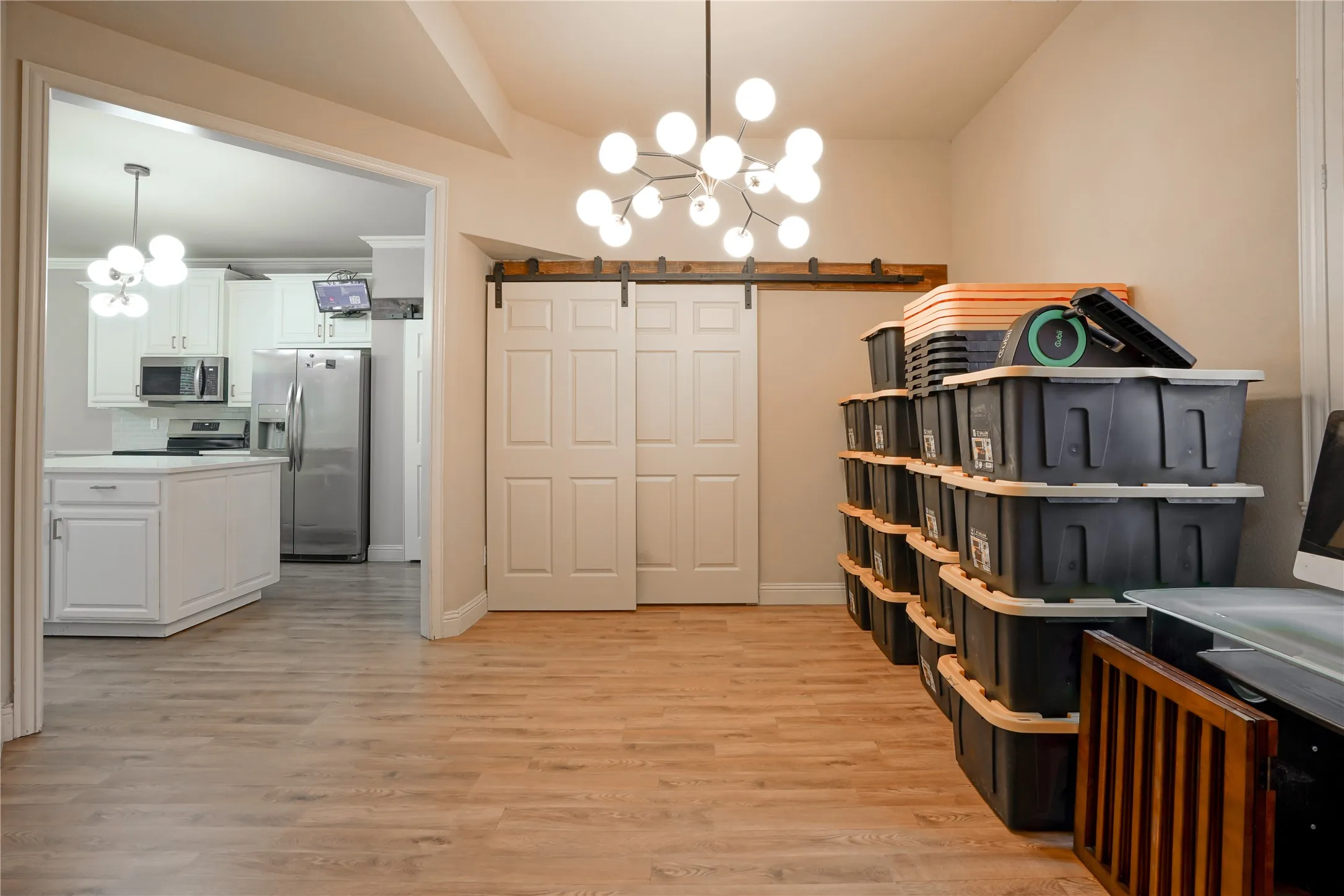 Single Family Residence For Sale in Tarrant County , 609 Trails End Court, Hurst, Texas 76054, 4 Bedroom, 4 Bathroom, 2 Garage spaces, 2,784 Sqft, built in 2002, Price $625,000, mls#21292652, Real Estate Agent in Hurst, Homes For Sale in Tarrant county, Homes For Sale in Hurst, Realtor in Hurst Texas, Real Estate Brokerage Independent Realty Texas, Luminita Cordes Realtor