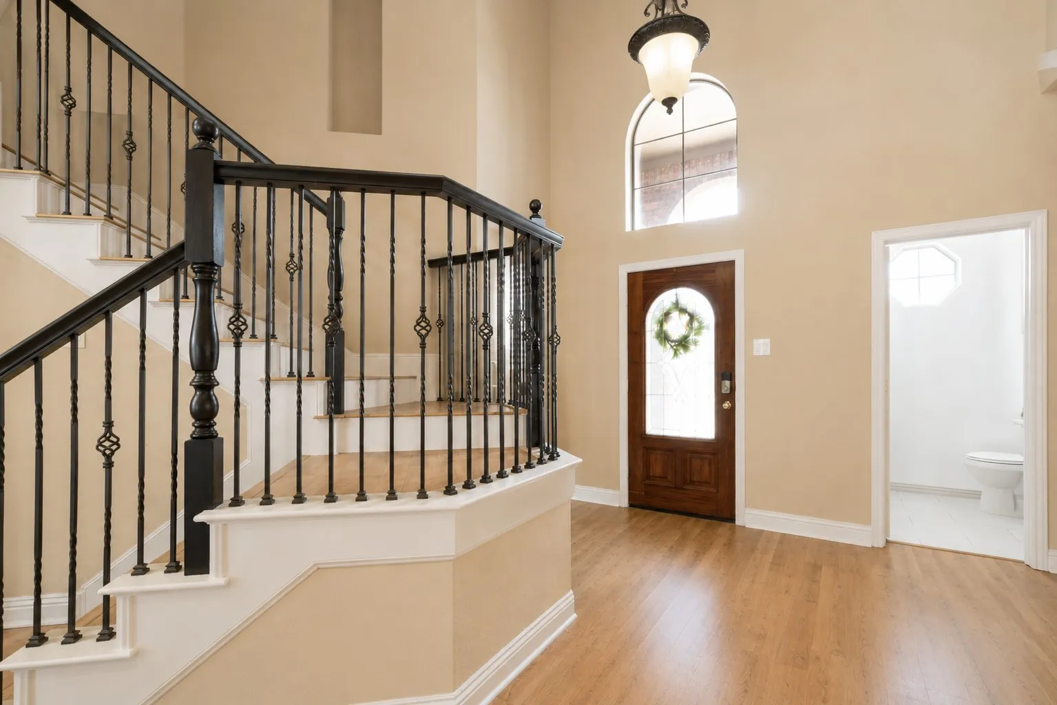 Single Family Residence For Sale in Tarrant County , 609 Trails End Court, Hurst, Texas 76054, 4 Bedroom, 4 Bathroom, 2 Garage spaces, 2,784 Sqft, built in 2002, Price $625,000, mls#21292652, Real Estate Agent in Hurst, Homes For Sale in Tarrant county, Homes For Sale in Hurst, Realtor in Hurst Texas, Real Estate Brokerage Independent Realty Texas, Luminita Cordes Realtor