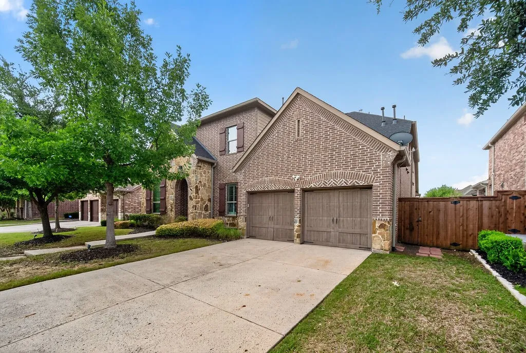 Single Family Residence For Sale in Denton County , 1651 Saddle Tree Road, Frisco, Texas 75036, 5 Bedrooms, 4 Bathrooms, 3 Garage spaces, 4,069 Sqft, built in 2013, Price $899,000, mls#21291823, Real Estate Agent in Frisco, Homes For Sale in Denton county, Homes For Sale in Frisco, Realtor in Frisco Texas, Real Estate Brokerage Independent Realty Texas, Luminita Cordes Realtor
