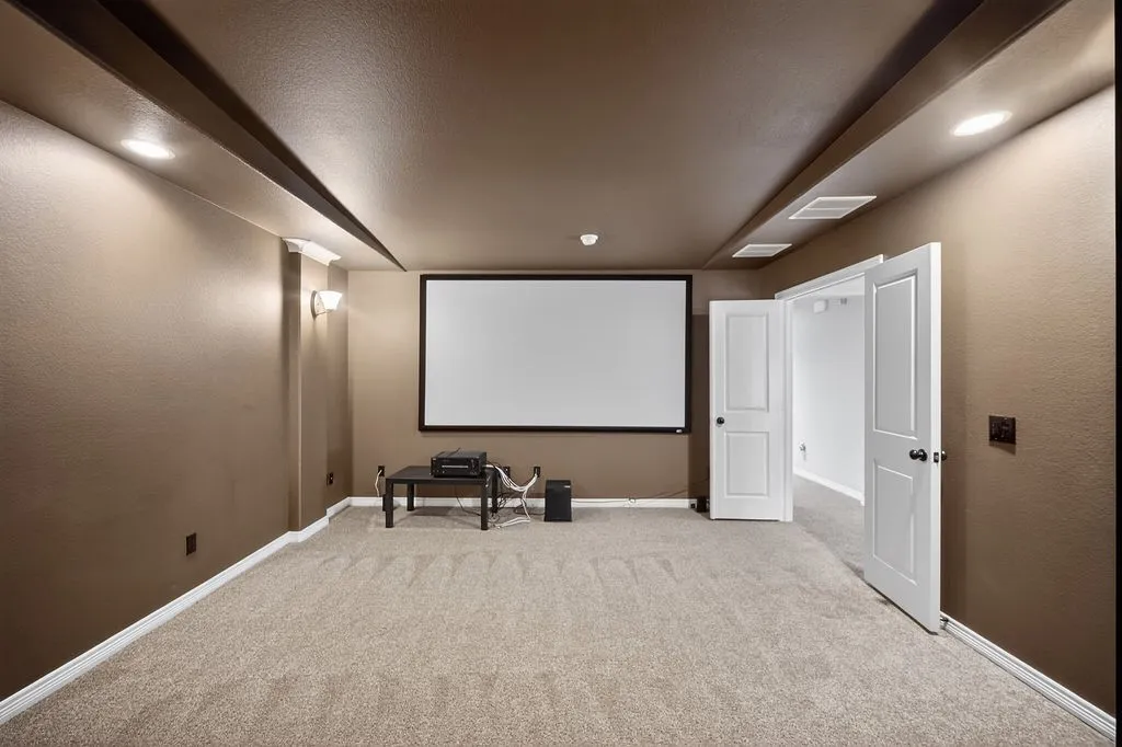 Single Family Residence For Sale in Denton County , 1651 Saddle Tree Road, Frisco, Texas 75036, 5 Bedrooms, 4 Bathrooms, 3 Garage spaces, 4,069 Sqft, built in 2013, Price $899,000, mls#21291823, Real Estate Agent in Frisco, Homes For Sale in Denton county, Homes For Sale in Frisco, Realtor in Frisco Texas, Real Estate Brokerage Independent Realty Texas, Luminita Cordes Realtor