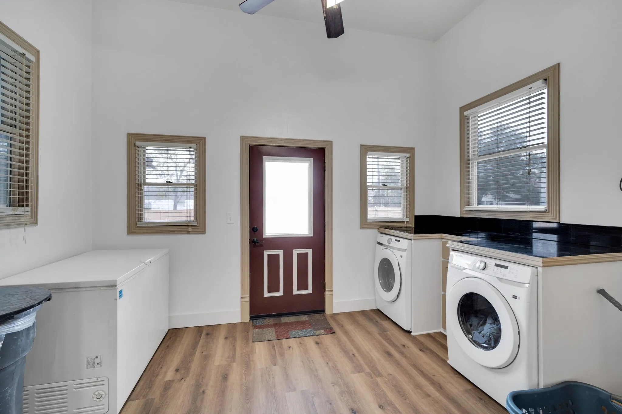 Single Family Residence For Sale in Ellis County , 312 W 8th Street, Ferris, Texas 75125, 3 Bedroom, 3 Bathroom, Garage spaces, 2,230 Sqft, built in 1889, mls#21292658, Real Estate Agent in Ferris, Homes For Sale in Ellis county, Homes For Sale in Ferris, Realtor in Ferris Texas, Real Estate Brokerage Independent Realty Texas, Luminita Cordes Realtor