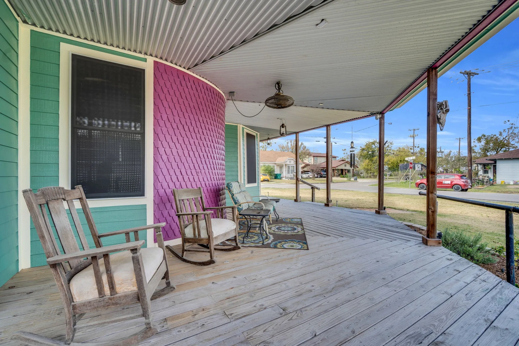 Single Family Residence For Sale in Ellis County , 312 W 8th Street, Ferris, Texas 75125, 3 Bedroom, 3 Bathroom, Garage spaces, 2,230 Sqft, built in 1889, mls#21292658, Real Estate Agent in Ferris, Homes For Sale in Ellis county, Homes For Sale in Ferris, Realtor in Ferris Texas, Real Estate Brokerage Independent Realty Texas, Luminita Cordes Realtor