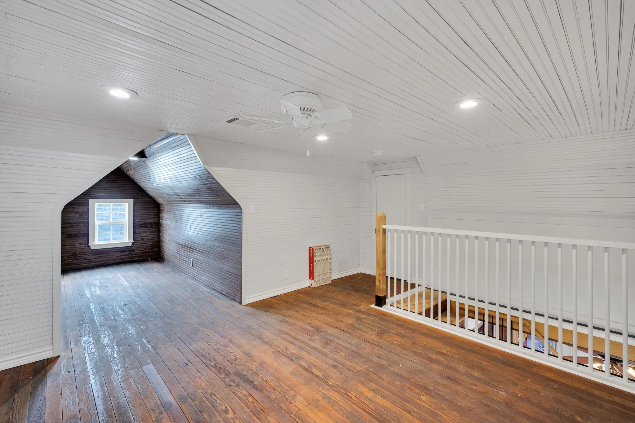 Single Family Residence For Sale in Ellis County , 312 W 8th Street, Ferris, Texas 75125, 3 Bedroom, 3 Bathroom, Garage spaces, 2,230 Sqft, built in 1889, mls#21292658, Real Estate Agent in Ferris, Homes For Sale in Ellis county, Homes For Sale in Ferris, Realtor in Ferris Texas, Real Estate Brokerage Independent Realty Texas, Luminita Cordes Realtor
