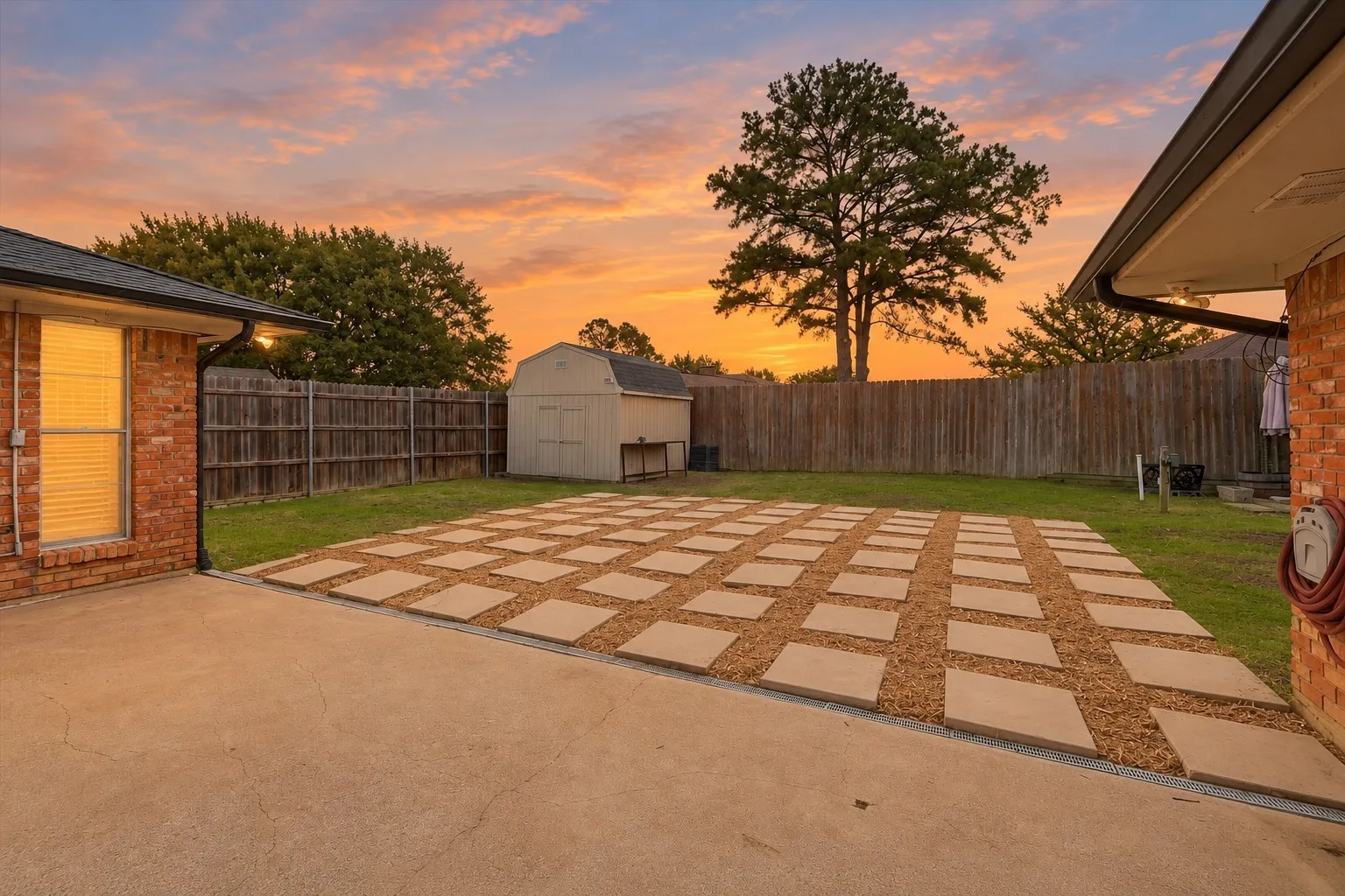 Single Family Residence For Sale in Tarrant County , 4314 Steeplechase Trail, Arlington, Texas 76016, 4 Bedroom, 3 Bathroom, 2 Garage spaces, 2,364 Sqft, built in 1977, mls#21292642, Real Estate Agent in Arlington, Homes For Sale in Tarrant county, Homes For Sale in Arlington, Realtor in Arlington Texas, Real Estate Brokerage Independent Realty Texas, Luminita Cordes Realtor