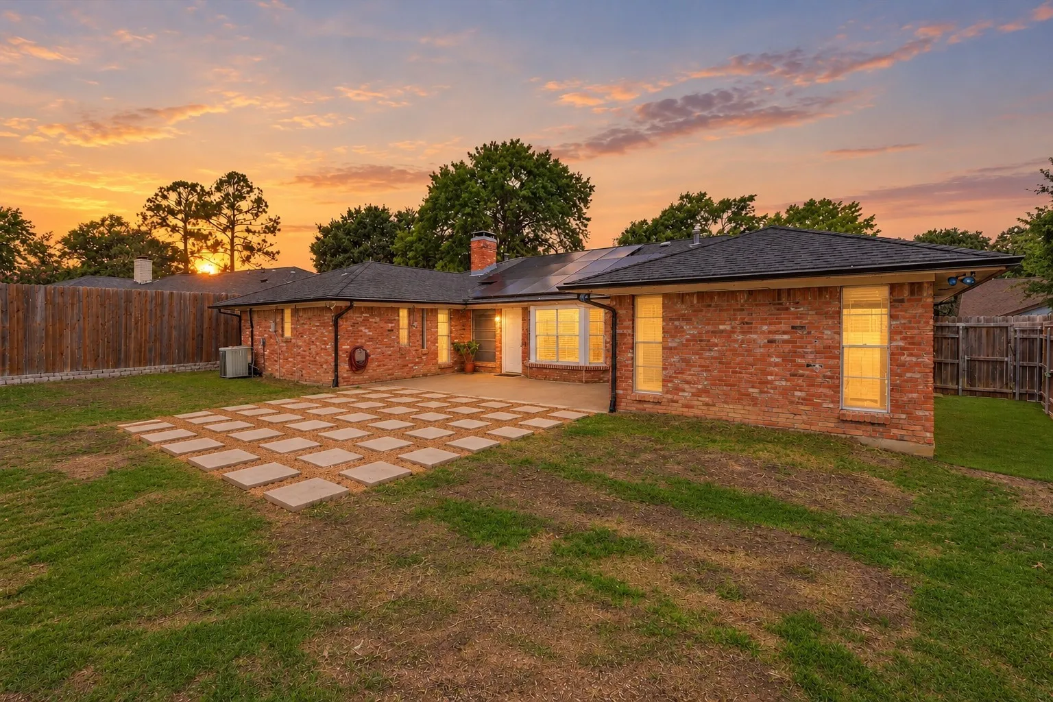 Single Family Residence For Sale in Tarrant County , 4314 Steeplechase Trail, Arlington, Texas 76016, 4 Bedroom, 3 Bathroom, 2 Garage spaces, 2,364 Sqft, built in 1977, mls#21292642, Real Estate Agent in Arlington, Homes For Sale in Tarrant county, Homes For Sale in Arlington, Realtor in Arlington Texas, Real Estate Brokerage Independent Realty Texas, Luminita Cordes Realtor