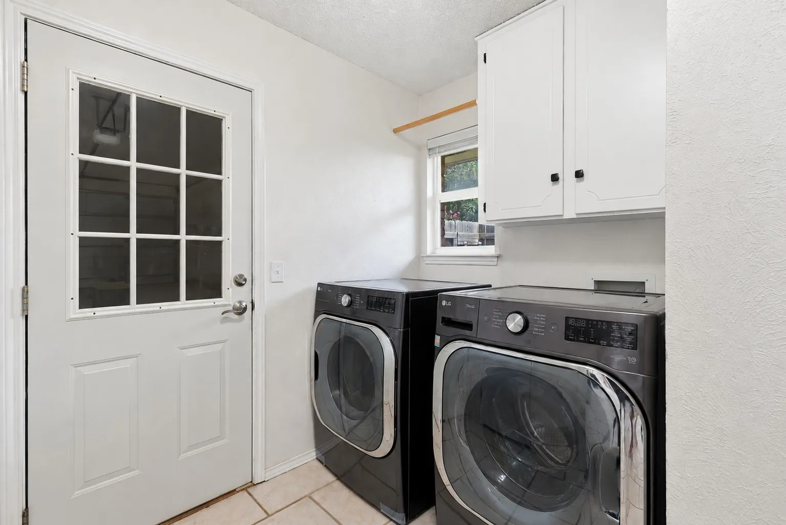 Single Family Residence For Sale in Tarrant County , 4314 Steeplechase Trail, Arlington, Texas 76016, 4 Bedroom, 3 Bathroom, 2 Garage spaces, 2,364 Sqft, built in 1977, mls#21292642, Real Estate Agent in Arlington, Homes For Sale in Tarrant county, Homes For Sale in Arlington, Realtor in Arlington Texas, Real Estate Brokerage Independent Realty Texas, Luminita Cordes Realtor