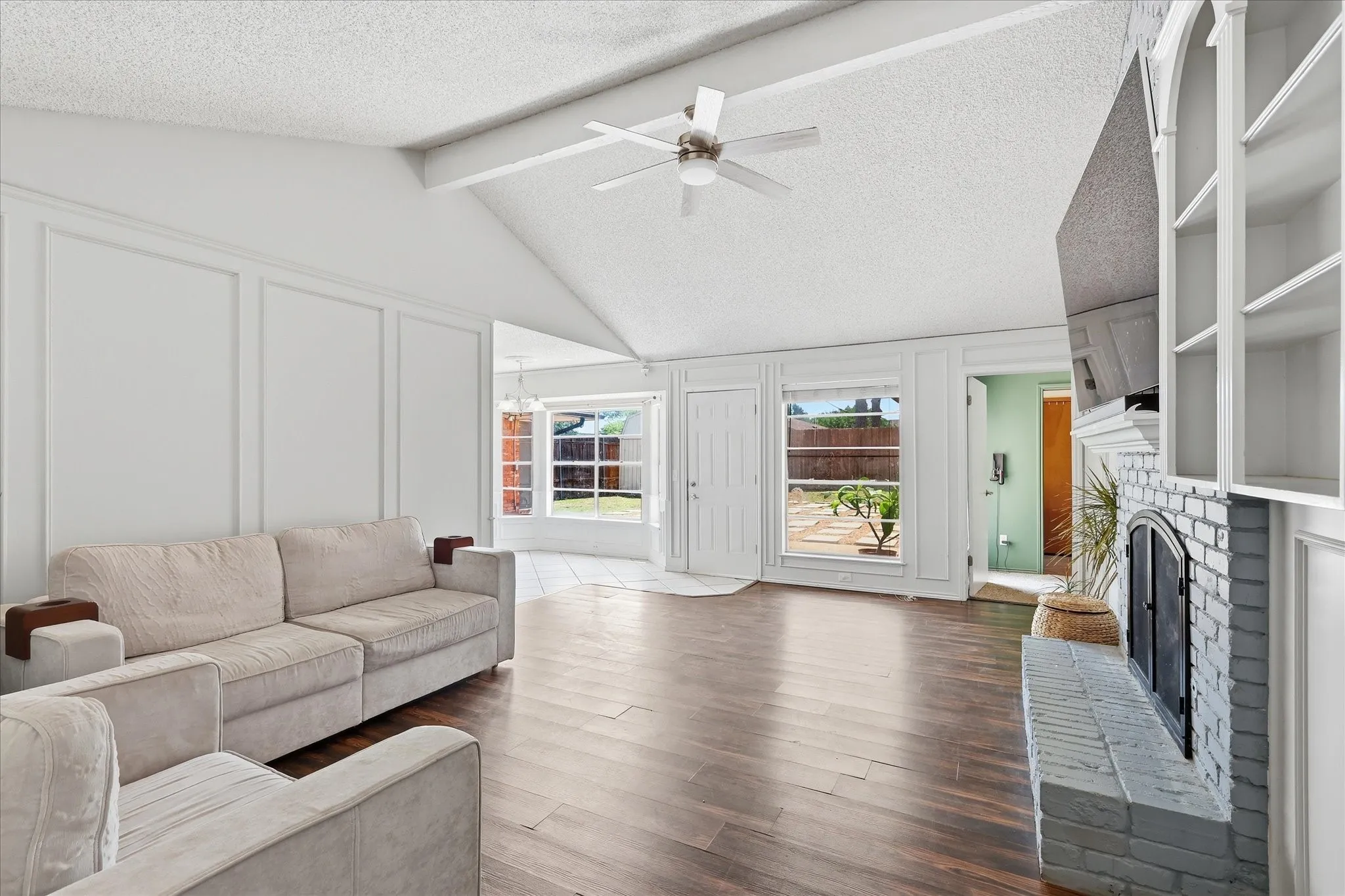 Single Family Residence For Sale in Tarrant County , 4314 Steeplechase Trail, Arlington, Texas 76016, 4 Bedroom, 3 Bathroom, 2 Garage spaces, 2,364 Sqft, built in 1977, mls#21292642, Real Estate Agent in Arlington, Homes For Sale in Tarrant county, Homes For Sale in Arlington, Realtor in Arlington Texas, Real Estate Brokerage Independent Realty Texas, Luminita Cordes Realtor