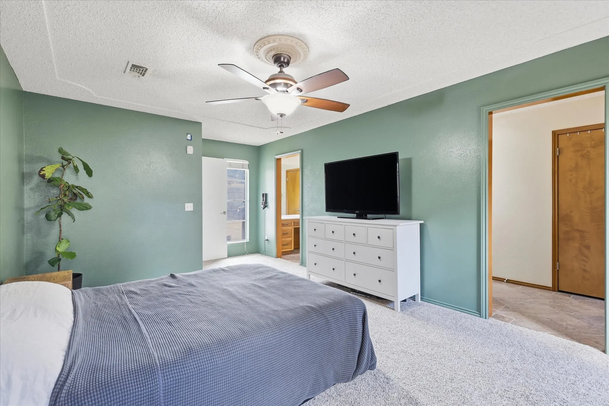 Single Family Residence For Sale in Tarrant County , 4314 Steeplechase Trail, Arlington, Texas 76016, 4 Bedroom, 3 Bathroom, 2 Garage spaces, 2,364 Sqft, built in 1977, mls#21292642, Real Estate Agent in Arlington, Homes For Sale in Tarrant county, Homes For Sale in Arlington, Realtor in Arlington Texas, Real Estate Brokerage Independent Realty Texas, Luminita Cordes Realtor