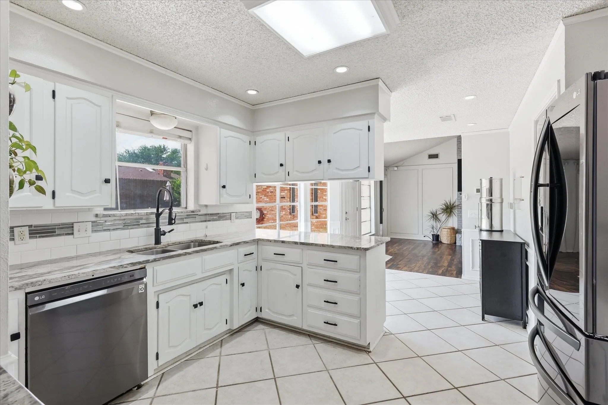 Single Family Residence For Sale in Tarrant County , 4314 Steeplechase Trail, Arlington, Texas 76016, 4 Bedroom, 3 Bathroom, 2 Garage spaces, 2,364 Sqft, built in 1977, mls#21292642, Real Estate Agent in Arlington, Homes For Sale in Tarrant county, Homes For Sale in Arlington, Realtor in Arlington Texas, Real Estate Brokerage Independent Realty Texas, Luminita Cordes Realtor