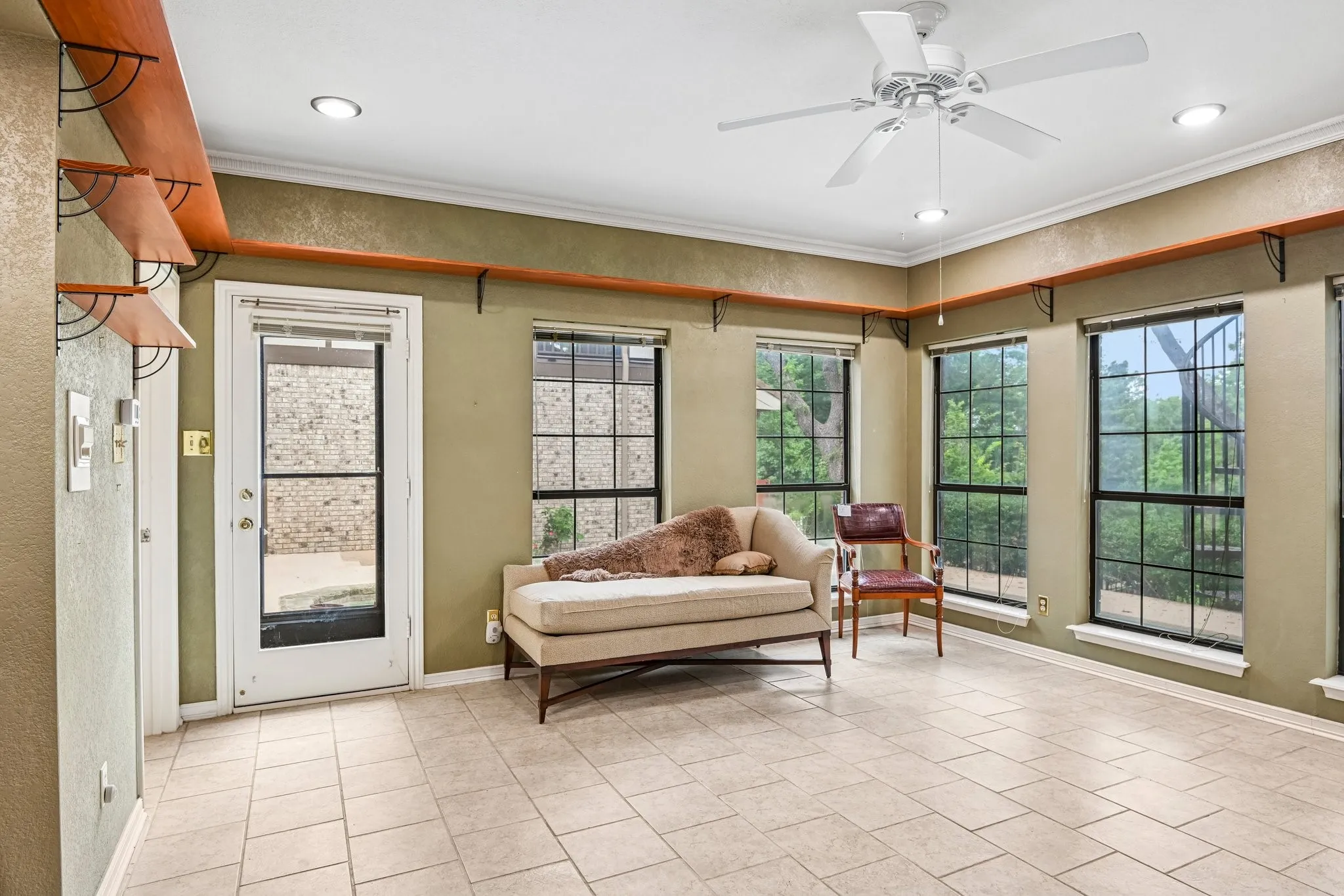Single Family Residence For Sale in Rockwall County , 128 Sceptre Drive, Rockwall, Texas 75032, 4 Bedroom, 4 Bathroom, 2 Garage spaces, 3,520 Sqft, built in 1985, mls#21286229, Real Estate Agent in Rockwall, Homes For Sale in Rockwall county, Homes For Sale in Rockwall, Realtor in Rockwall Texas, Real Estate Brokerage Independent Realty Texas, Luminita Cordes Realtor