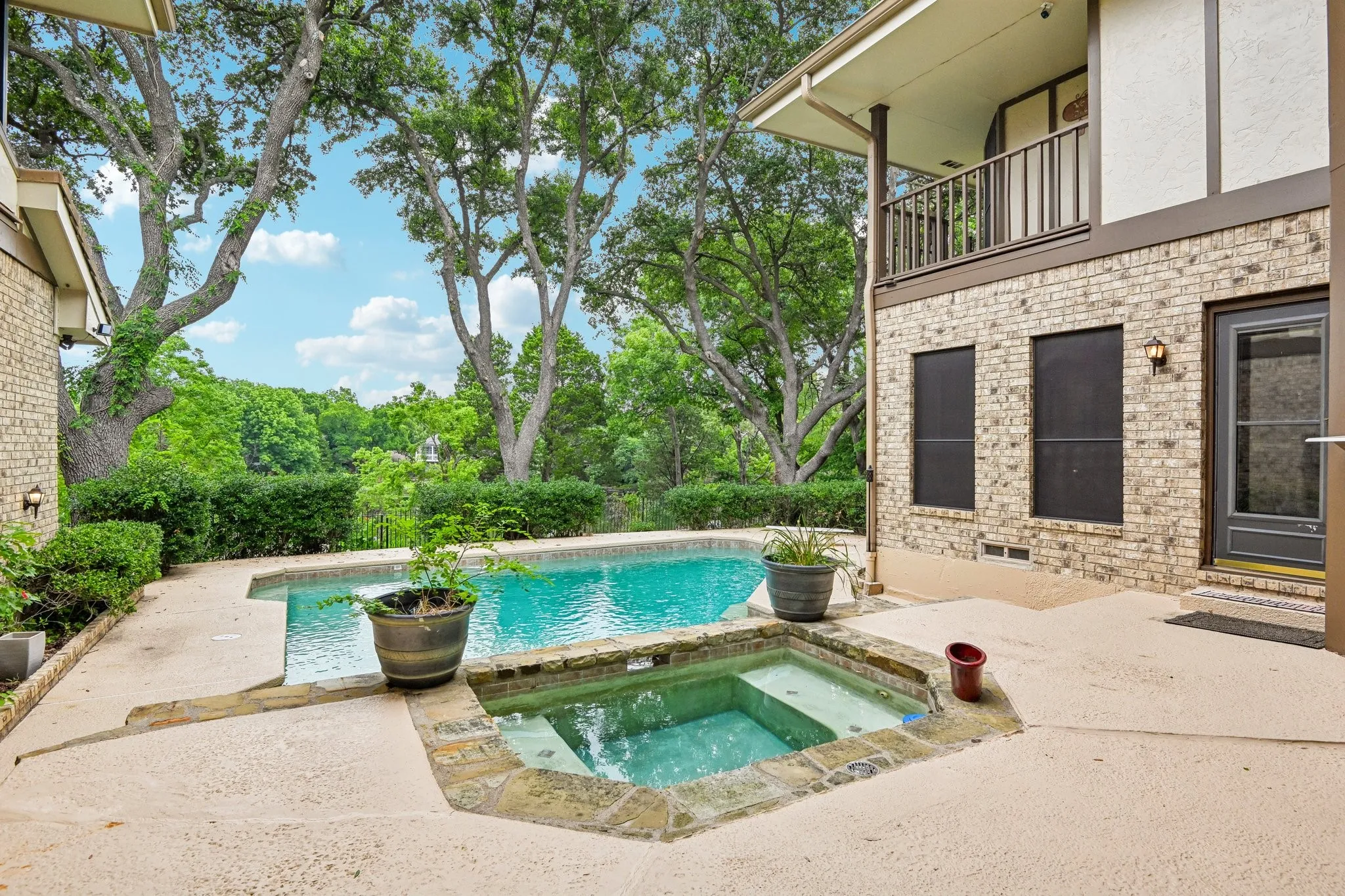 Single Family Residence For Sale in Rockwall County , 128 Sceptre Drive, Rockwall, Texas 75032, 4 Bedroom, 4 Bathroom, 2 Garage spaces, 3,520 Sqft, built in 1985, mls#21286229, Real Estate Agent in Rockwall, Homes For Sale in Rockwall county, Homes For Sale in Rockwall, Realtor in Rockwall Texas, Real Estate Brokerage Independent Realty Texas, Luminita Cordes Realtor
