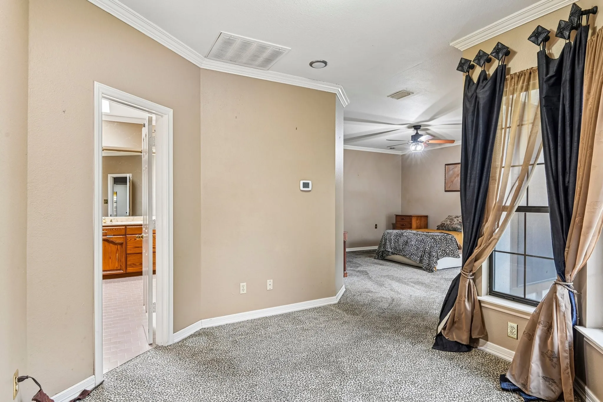 Single Family Residence For Sale in Rockwall County , 128 Sceptre Drive, Rockwall, Texas 75032, 4 Bedroom, 4 Bathroom, 2 Garage spaces, 3,520 Sqft, built in 1985, mls#21286229, Real Estate Agent in Rockwall, Homes For Sale in Rockwall county, Homes For Sale in Rockwall, Realtor in Rockwall Texas, Real Estate Brokerage Independent Realty Texas, Luminita Cordes Realtor