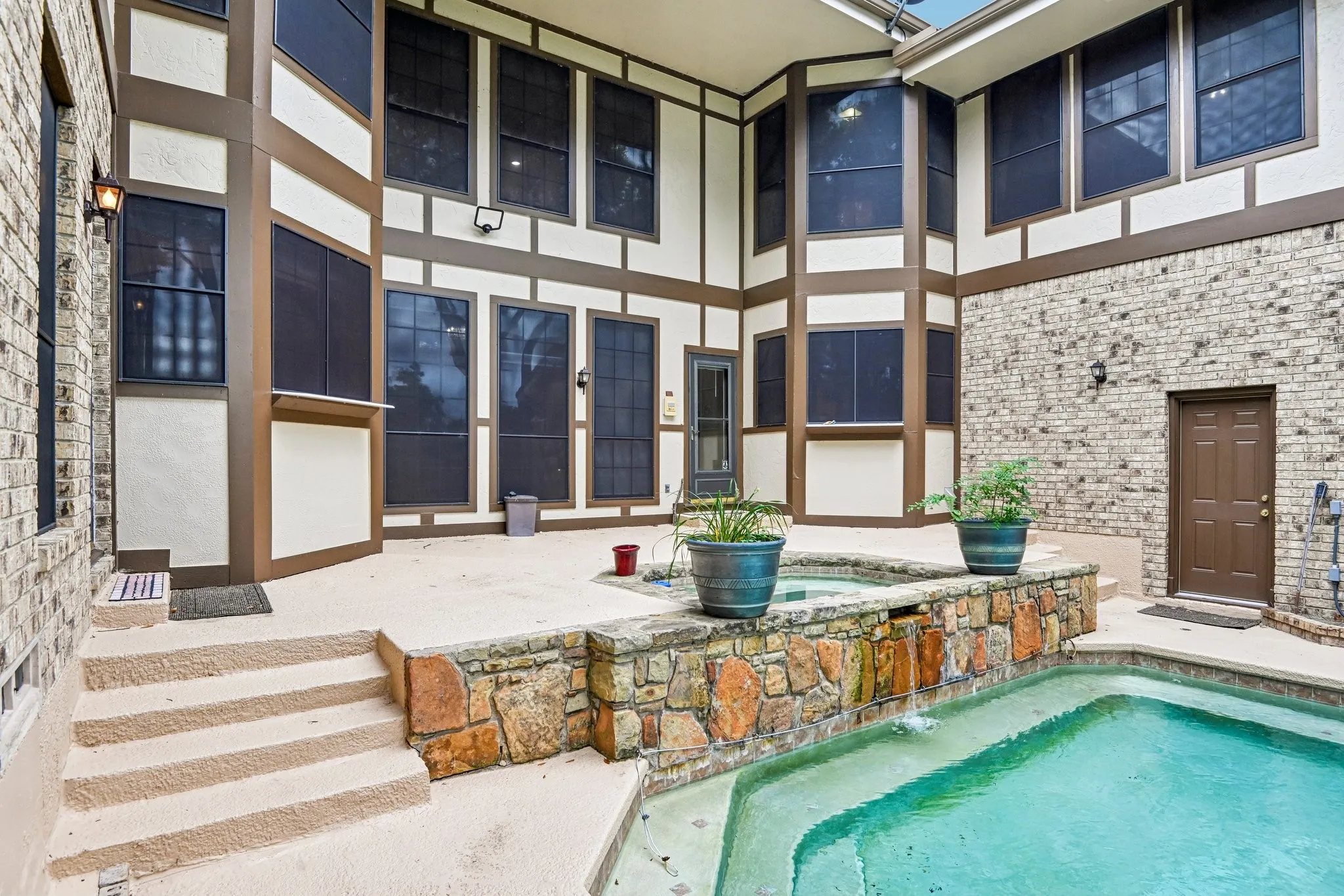 Pool, spa, water feature, patio