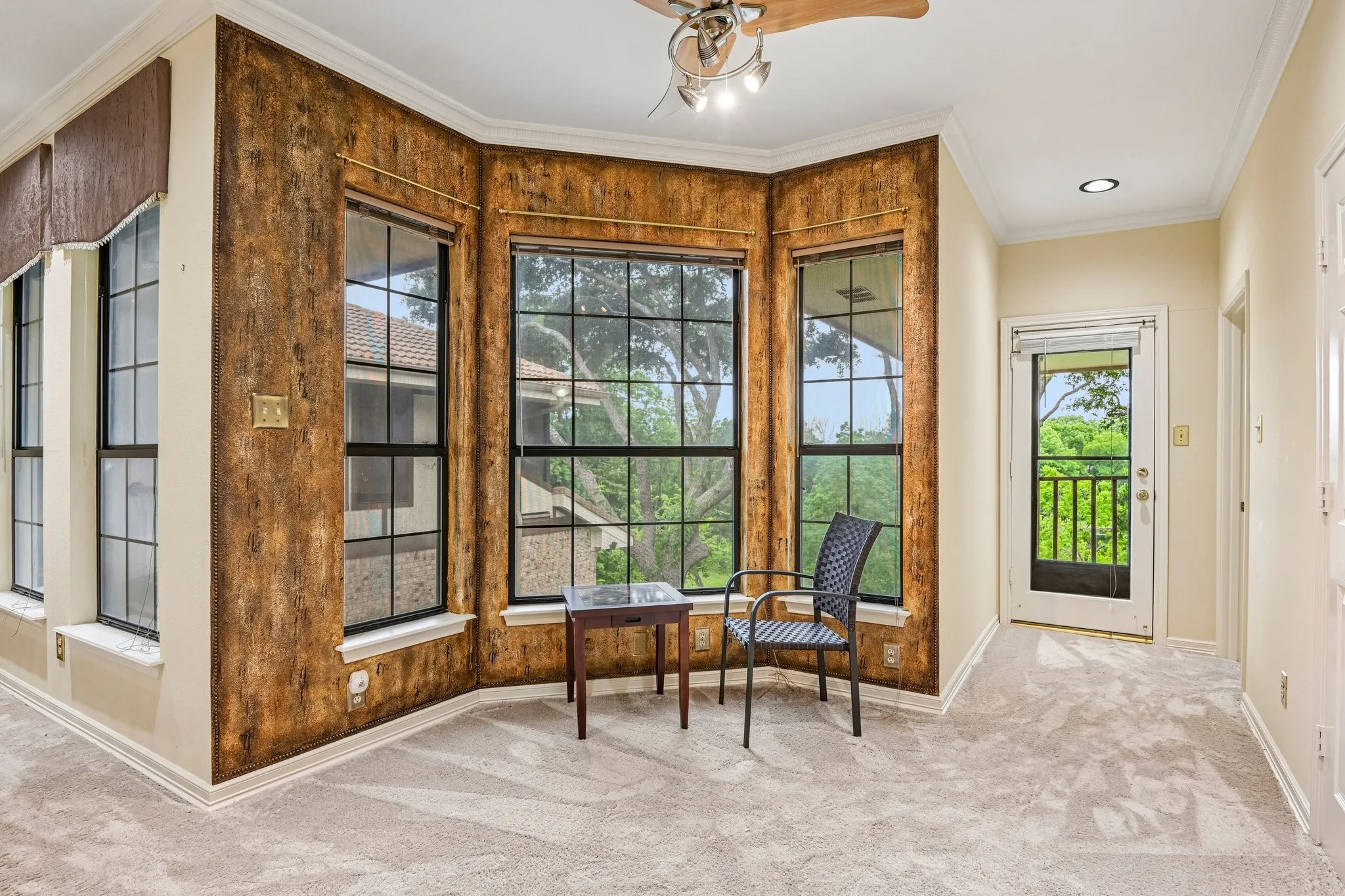 Single Family Residence For Sale in Rockwall County , 128 Sceptre Drive, Rockwall, Texas 75032, 4 Bedroom, 4 Bathroom, 2 Garage spaces, 3,520 Sqft, built in 1985, mls#21286229, Real Estate Agent in Rockwall, Homes For Sale in Rockwall county, Homes For Sale in Rockwall, Realtor in Rockwall Texas, Real Estate Brokerage Independent Realty Texas, Luminita Cordes Realtor