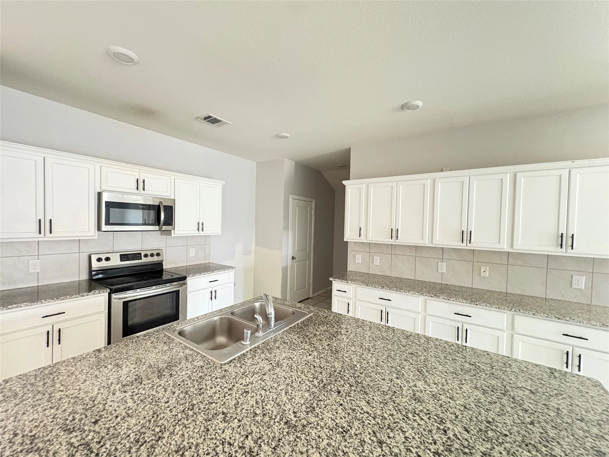 Single Family Residence For Rent in Collin County , 215 Woodland Street, Anna, Texas 75409, 4 Bedroom, 2 Bathroom, 2 Garage spaces, 2,089 Sqft, built in 2019, mls#21292676, Real Estate Agent in Anna, Homes For Rent in Collin county, Homes For Rent in Anna, Realtor in Anna Texas, Real Estate Brokerage Independent Realty Texas, Luminita Cordes Realtor