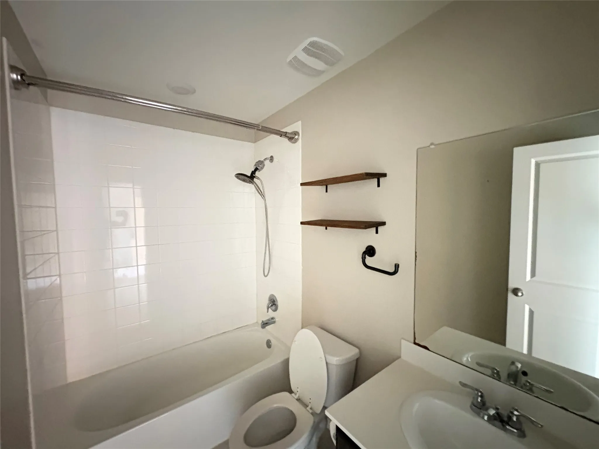 Single Family Residence For Rent in Collin County , 215 Woodland Street, Anna, Texas 75409, 4 Bedroom, 2 Bathroom, 2 Garage spaces, 2,089 Sqft, built in 2019, mls#21292676, Real Estate Agent in Anna, Homes For Rent in Collin county, Homes For Rent in Anna, Realtor in Anna Texas, Real Estate Brokerage Independent Realty Texas, Luminita Cordes Realtor