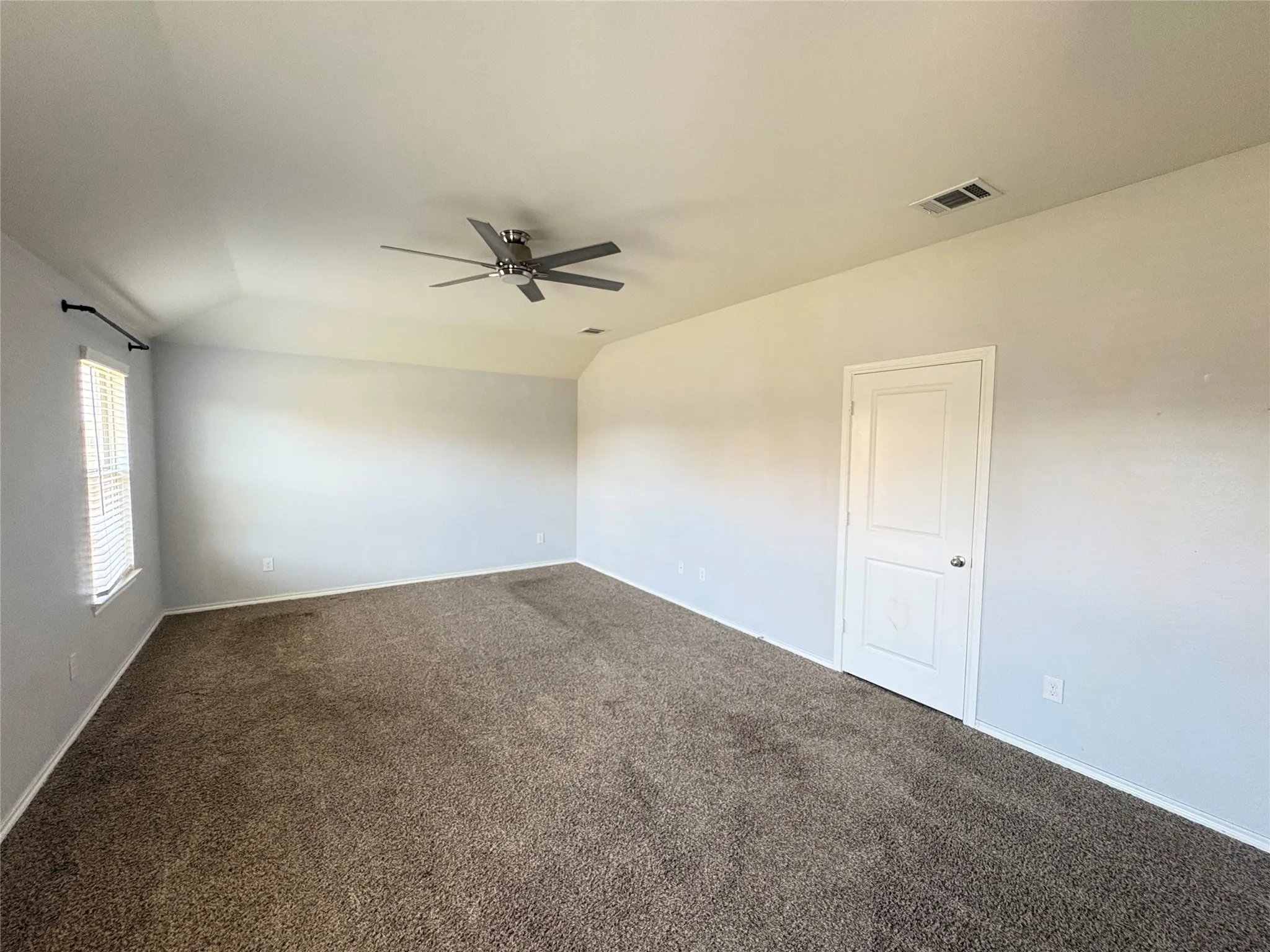 Single Family Residence For Rent in Collin County , 215 Woodland Street, Anna, Texas 75409, 4 Bedroom, 2 Bathroom, 2 Garage spaces, 2,089 Sqft, built in 2019, mls#21292676, Real Estate Agent in Anna, Homes For Rent in Collin county, Homes For Rent in Anna, Realtor in Anna Texas, Real Estate Brokerage Independent Realty Texas, Luminita Cordes Realtor