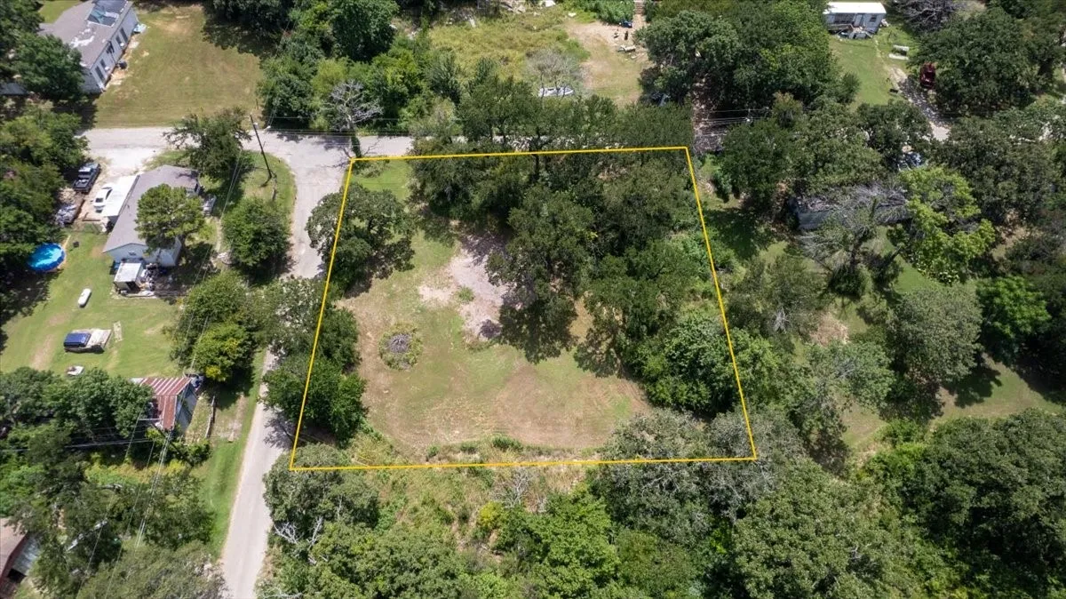 Unimproved Land For Sale in Grayson County , TBD E Morgan Street, Denison, Texas 75021, 0, 0, Garage spaces, 0 Sqft, built in 0, Price $22,000, mls#21292683, Real Estate Agent in Denison, Homes For Sale in Grayson county, Homes For Sale in Denison, Realtor in Denison Texas, Real Estate Brokerage Independent Realty Texas, Luminita Cordes Realtor