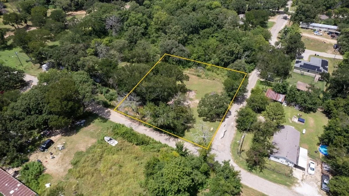 Unimproved Land For Sale in Grayson County , TBD E Morgan Street, Denison, Texas 75021, 0, 0, Garage spaces, 0 Sqft, built in 0, Price $22,000, mls#21292683, Real Estate Agent in Denison, Homes For Sale in Grayson county, Homes For Sale in Denison, Realtor in Denison Texas, Real Estate Brokerage Independent Realty Texas, Luminita Cordes Realtor