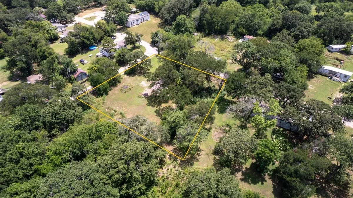 Unimproved Land For Sale in Grayson County , TBD E Morgan Street, Denison, Texas 75021, 0, 0, Garage spaces, 0 Sqft, built in 0, Price $22,000, mls#21292683, Real Estate Agent in Denison, Homes For Sale in Grayson county, Homes For Sale in Denison, Realtor in Denison Texas, Real Estate Brokerage Independent Realty Texas, Luminita Cordes Realtor