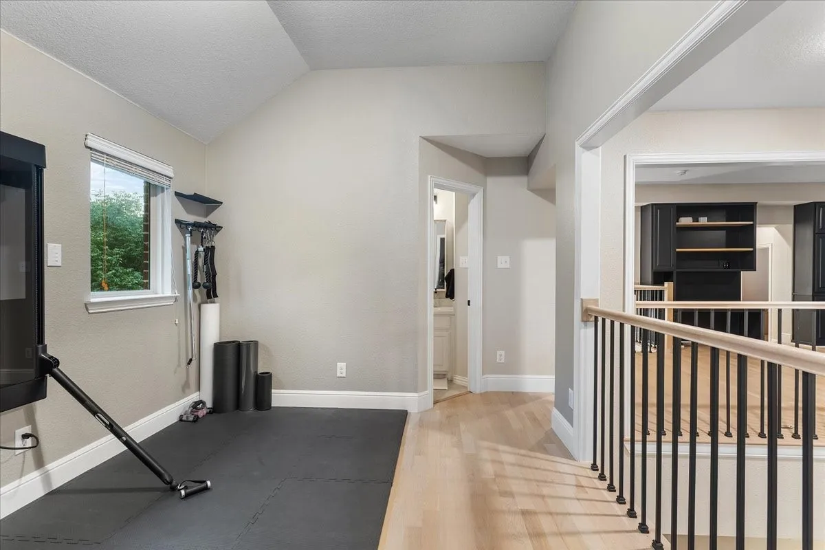 Single Family Residence For Sale in Collin County , 5621 Fringetree Drive, Mc Kinney, Texas 75071, 5 Bedroom, 4 Bathroom, 2 Garage spaces, 3,335 Sqft, built in 2015, mls#21291322, Real Estate Agent in Mc Kinney, Homes For Sale in Collin county, Homes For Sale in Mc Kinney, Realtor in Mc Kinney Texas, Real Estate Brokerage Independent Realty Texas, Luminita Cordes Realtor