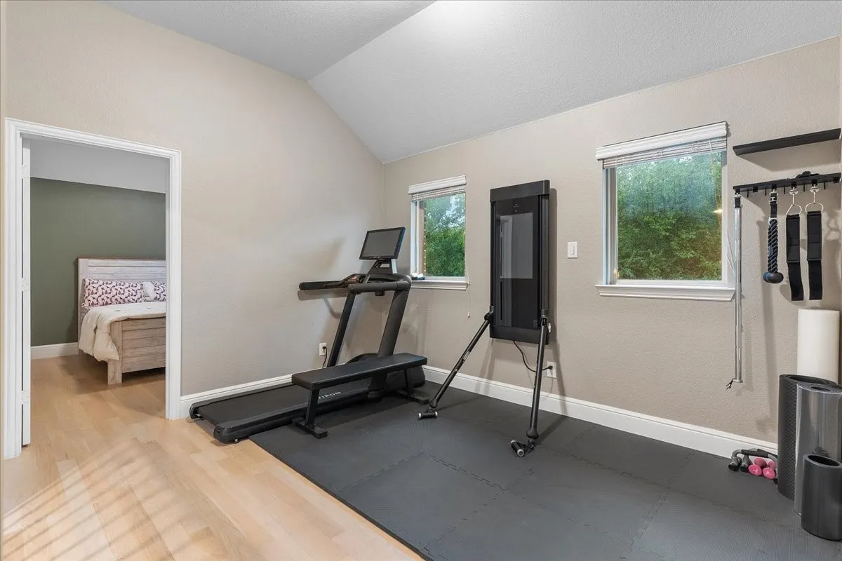 Single Family Residence For Sale in Collin County , 5621 Fringetree Drive, Mc Kinney, Texas 75071, 5 Bedroom, 4 Bathroom, 2 Garage spaces, 3,335 Sqft, built in 2015, mls#21291322, Real Estate Agent in Mc Kinney, Homes For Sale in Collin county, Homes For Sale in Mc Kinney, Realtor in Mc Kinney Texas, Real Estate Brokerage Independent Realty Texas, Luminita Cordes Realtor