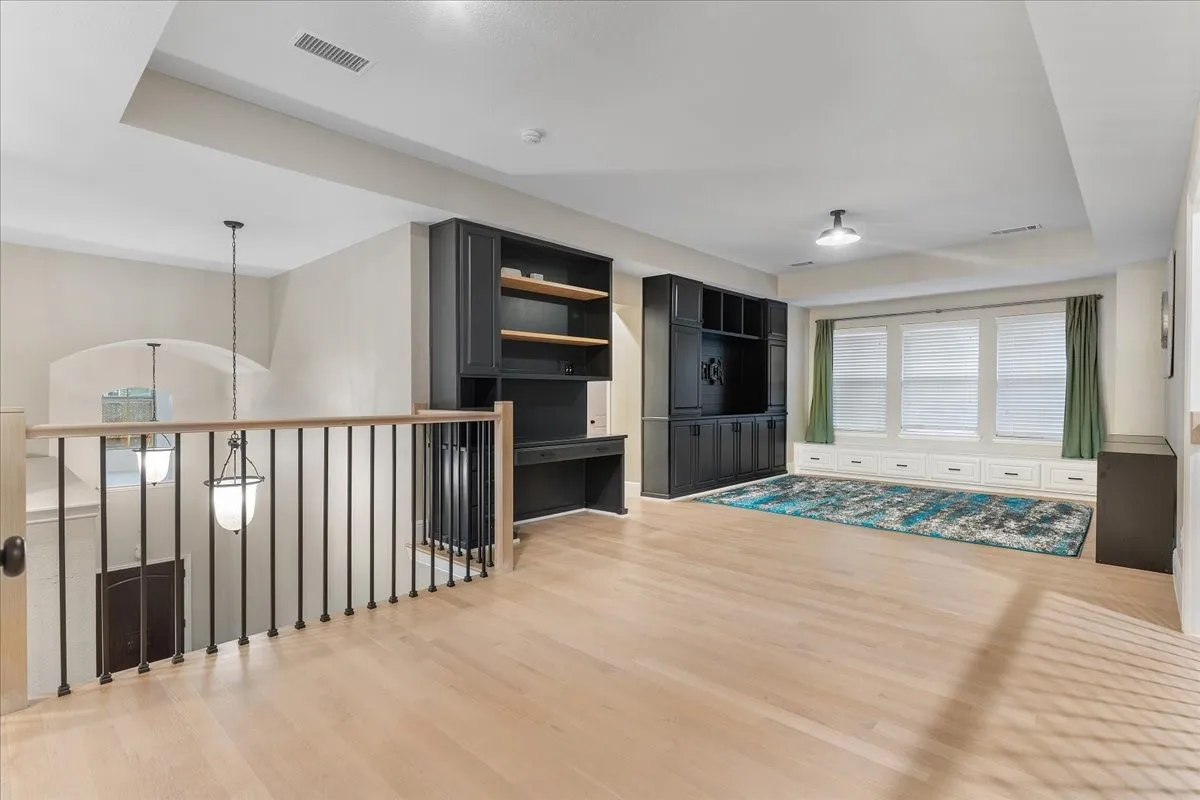 Single Family Residence For Sale in Collin County , 5621 Fringetree Drive, Mc Kinney, Texas 75071, 5 Bedroom, 4 Bathroom, 2 Garage spaces, 3,335 Sqft, built in 2015, mls#21291322, Real Estate Agent in Mc Kinney, Homes For Sale in Collin county, Homes For Sale in Mc Kinney, Realtor in Mc Kinney Texas, Real Estate Brokerage Independent Realty Texas, Luminita Cordes Realtor