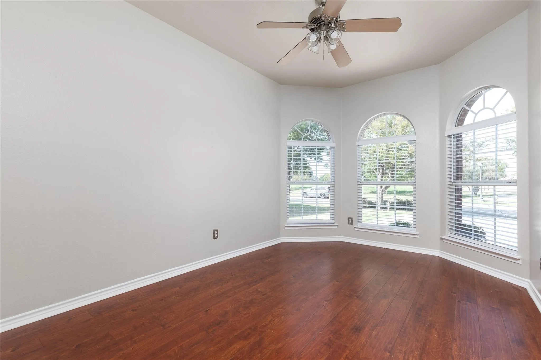 Single Family Residence For Rent in Collin County , 15507 Appaloosa Drive, Frisco, Texas 75035, 4 Bedroom, 3 Bathroom, 2 Garage spaces, 2,830 Sqft, built in 2005, mls#21286414, Real Estate Agent in Frisco, Homes For Rent in Collin county, Homes For Rent in Frisco, Realtor in Frisco Texas, Real Estate Brokerage Independent Realty Texas, Luminita Cordes Realtor