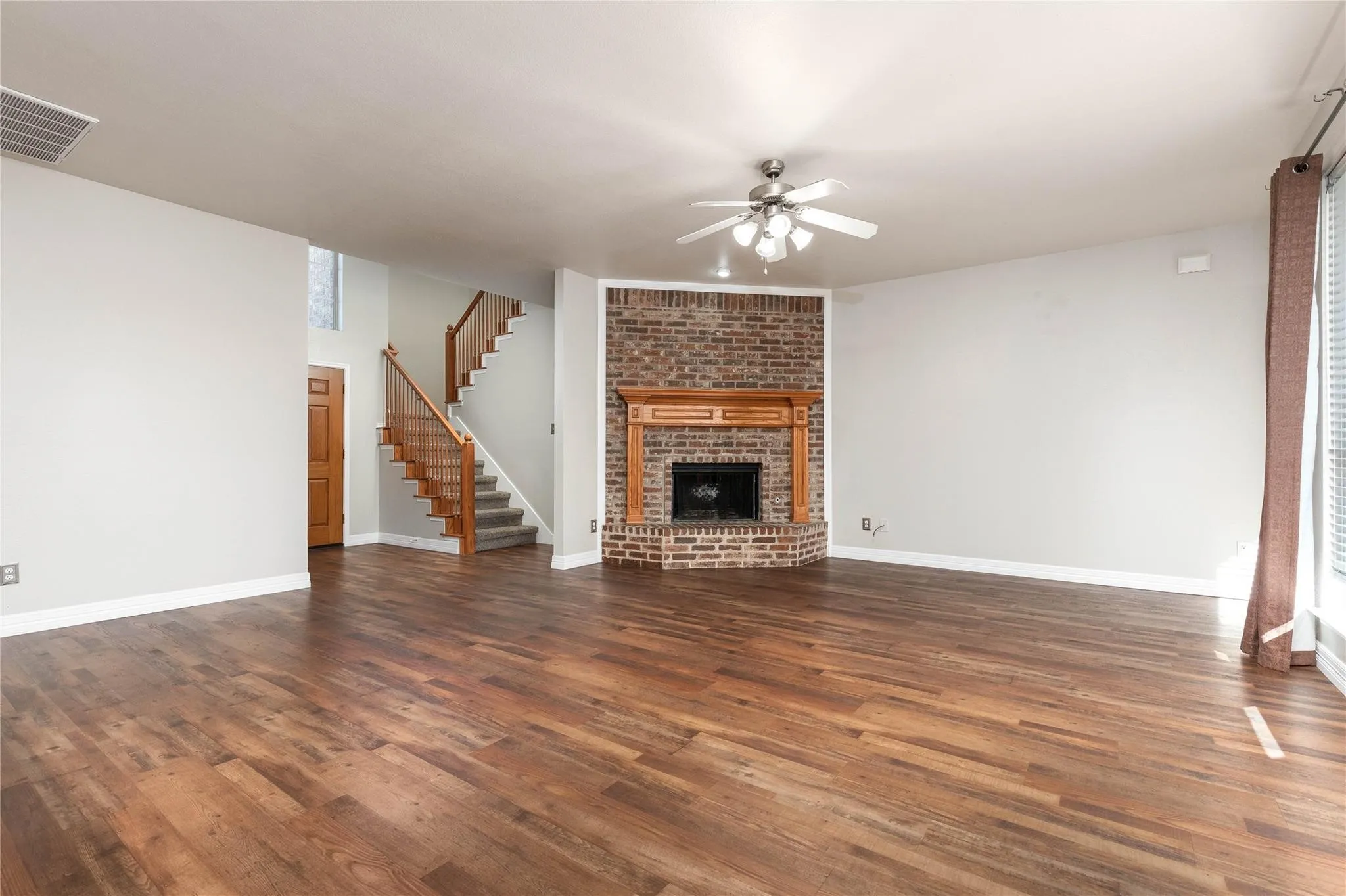 Single Family Residence For Rent in Collin County , 15507 Appaloosa Drive, Frisco, Texas 75035, 4 Bedroom, 3 Bathroom, 2 Garage spaces, 2,830 Sqft, built in 2005, mls#21286414, Real Estate Agent in Frisco, Homes For Rent in Collin county, Homes For Rent in Frisco, Realtor in Frisco Texas, Real Estate Brokerage Independent Realty Texas, Luminita Cordes Realtor