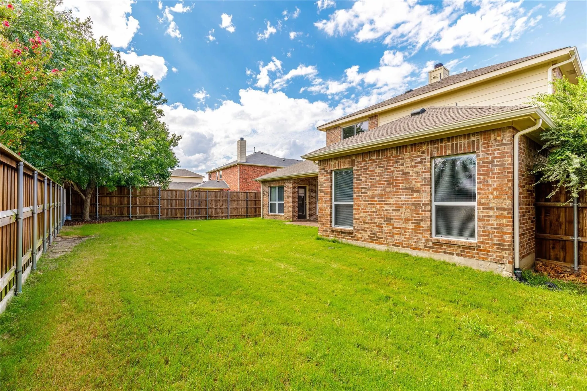 Single Family Residence For Rent in Collin County , 15507 Appaloosa Drive, Frisco, Texas 75035, 4 Bedroom, 3 Bathroom, 2 Garage spaces, 2,830 Sqft, built in 2005, mls#21286414, Real Estate Agent in Frisco, Homes For Rent in Collin county, Homes For Rent in Frisco, Realtor in Frisco Texas, Real Estate Brokerage Independent Realty Texas, Luminita Cordes Realtor