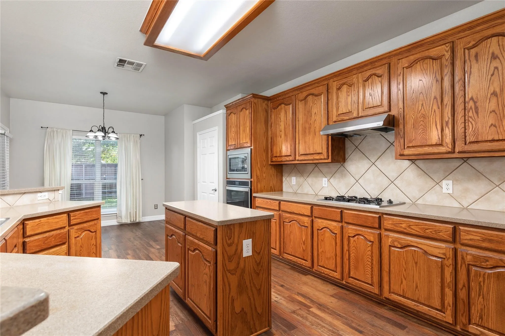 Single Family Residence For Rent in Collin County , 15507 Appaloosa Drive, Frisco, Texas 75035, 4 Bedroom, 3 Bathroom, 2 Garage spaces, 2,830 Sqft, built in 2005, mls#21286414, Real Estate Agent in Frisco, Homes For Rent in Collin county, Homes For Rent in Frisco, Realtor in Frisco Texas, Real Estate Brokerage Independent Realty Texas, Luminita Cordes Realtor