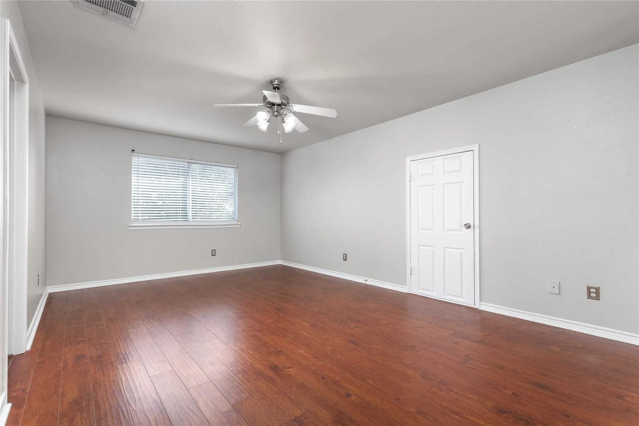 Single Family Residence For Rent in Collin County , 15507 Appaloosa Drive, Frisco, Texas 75035, 4 Bedroom, 3 Bathroom, 2 Garage spaces, 2,830 Sqft, built in 2005, mls#21286414, Real Estate Agent in Frisco, Homes For Rent in Collin county, Homes For Rent in Frisco, Realtor in Frisco Texas, Real Estate Brokerage Independent Realty Texas, Luminita Cordes Realtor
