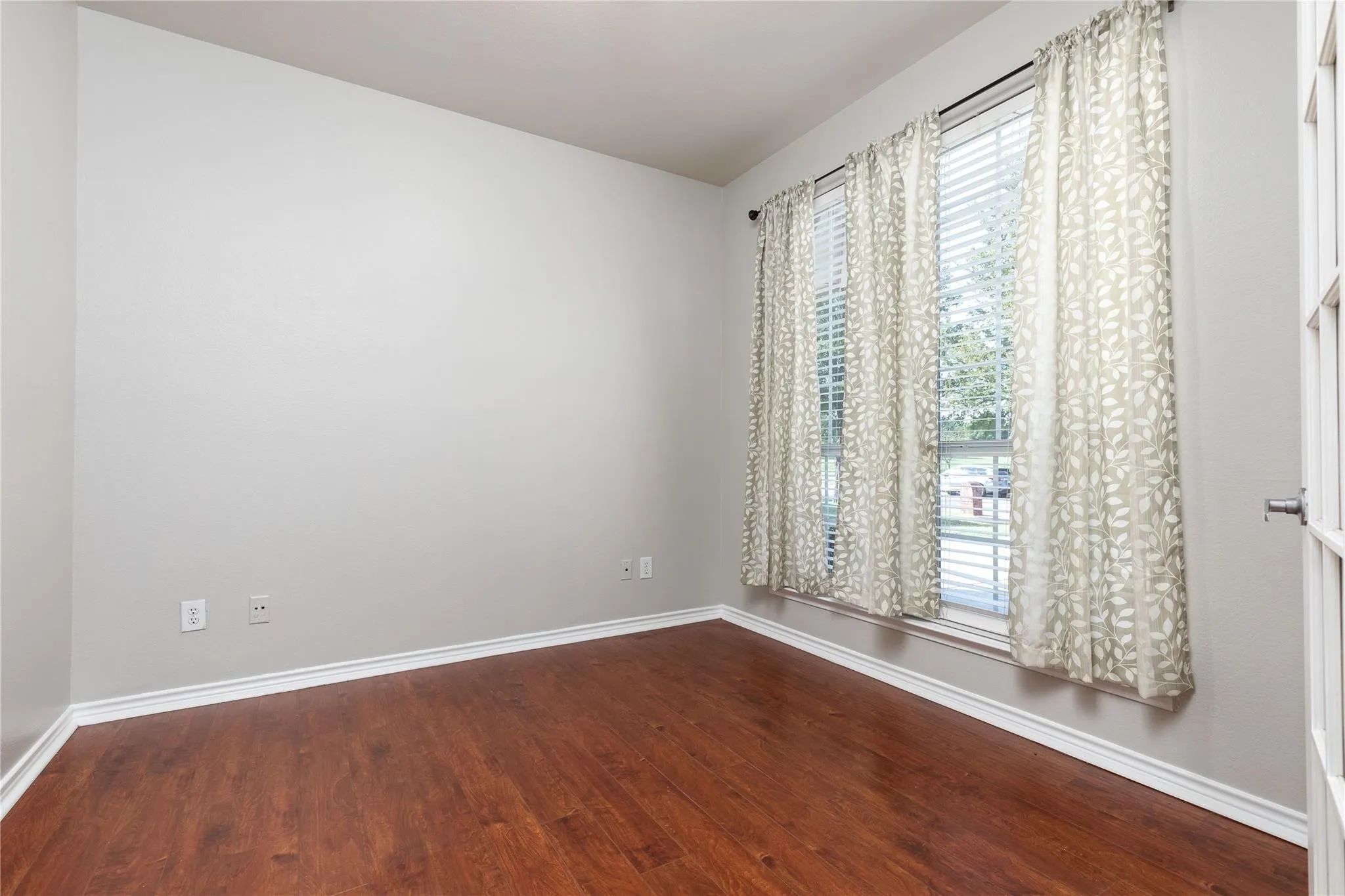 Single Family Residence For Rent in Collin County , 15507 Appaloosa Drive, Frisco, Texas 75035, 4 Bedroom, 3 Bathroom, 2 Garage spaces, 2,830 Sqft, built in 2005, mls#21286414, Real Estate Agent in Frisco, Homes For Rent in Collin county, Homes For Rent in Frisco, Realtor in Frisco Texas, Real Estate Brokerage Independent Realty Texas, Luminita Cordes Realtor